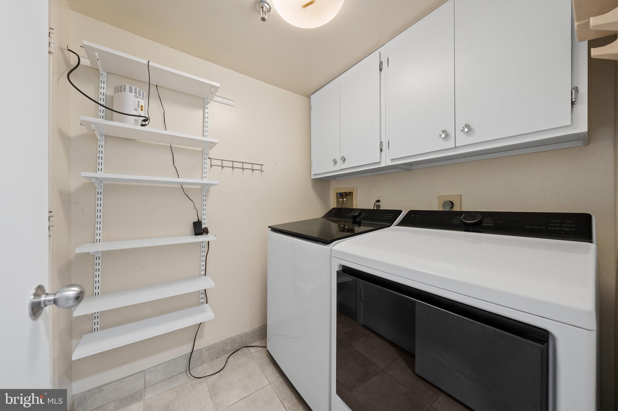 SKYLINE SQUARE CONDO - Residential