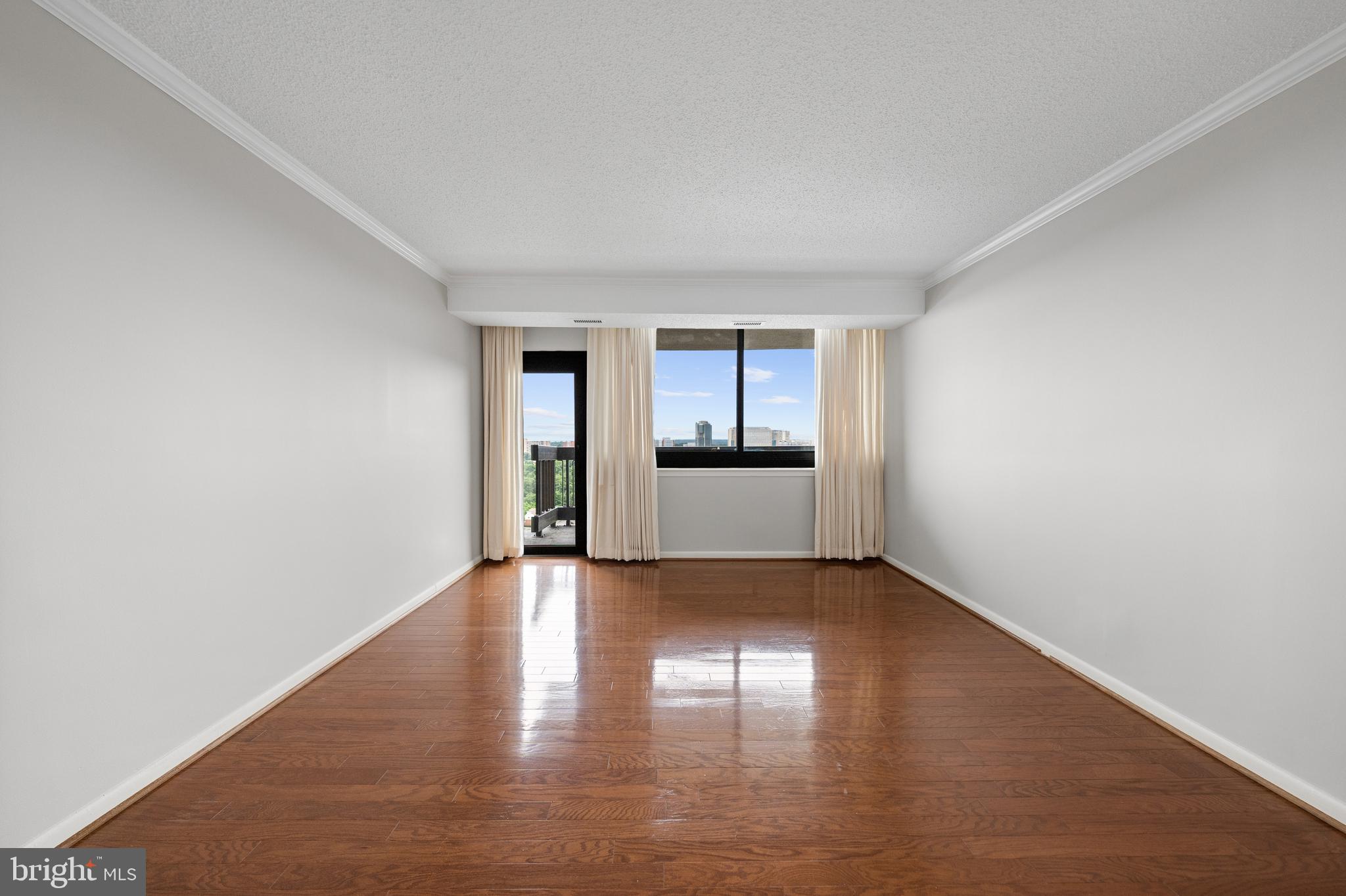 SKYLINE SQUARE CONDO - Residential