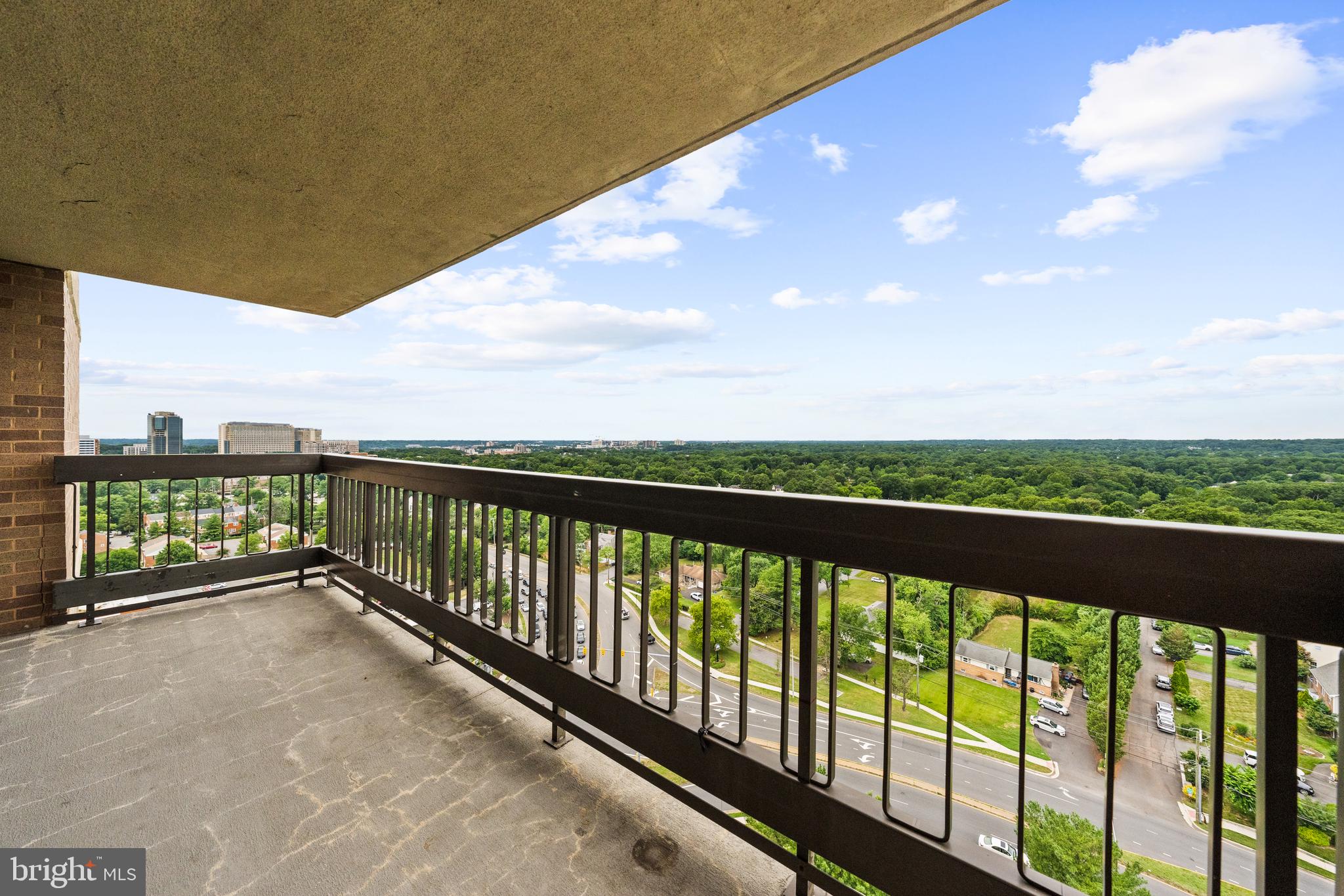 SKYLINE SQUARE CONDO - Residential