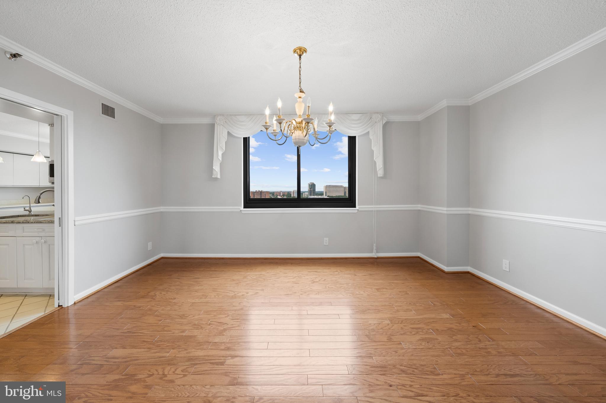SKYLINE SQUARE CONDO - Residential