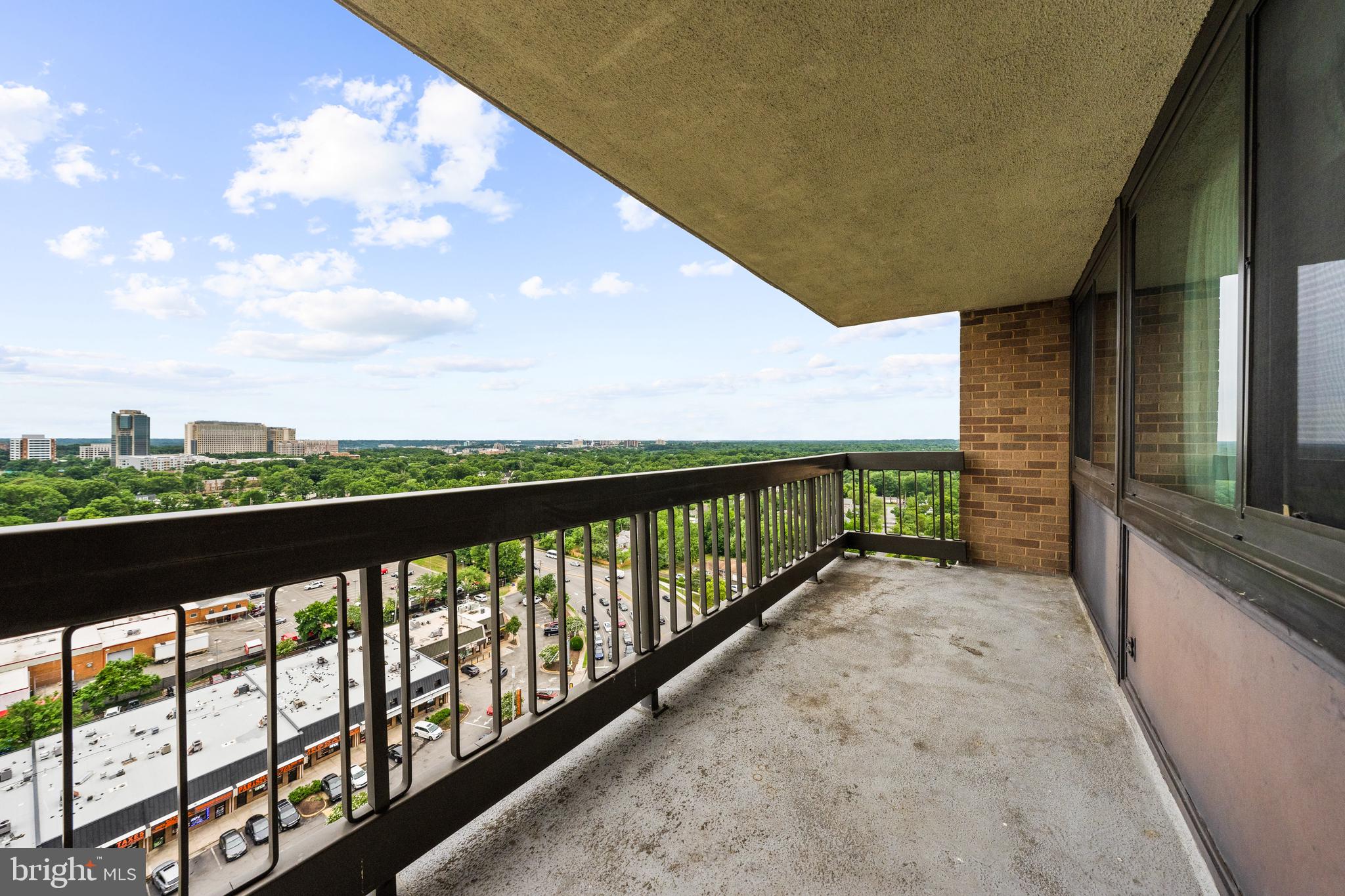 SKYLINE SQUARE CONDO - Residential