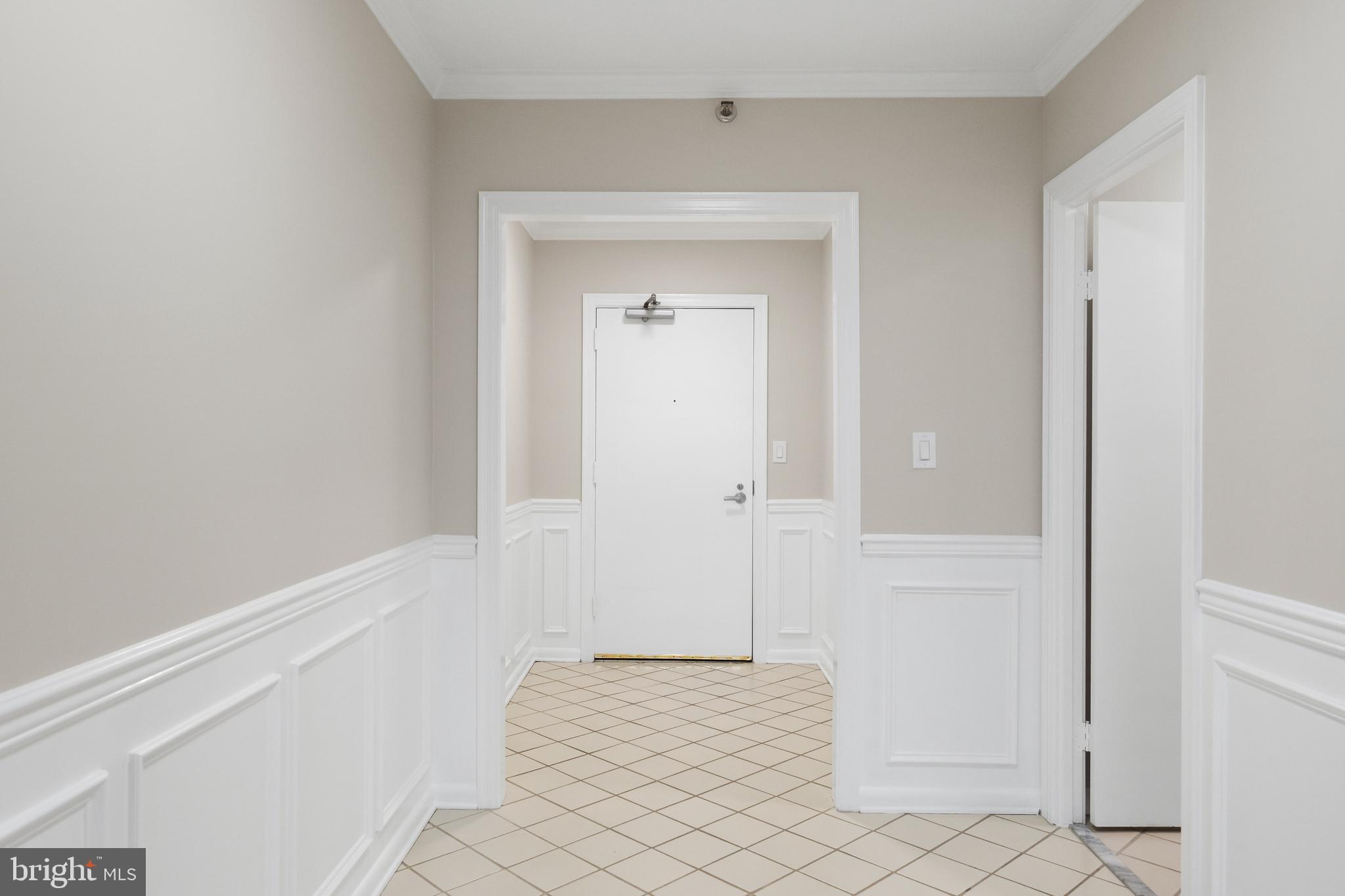SKYLINE SQUARE CONDO - Residential