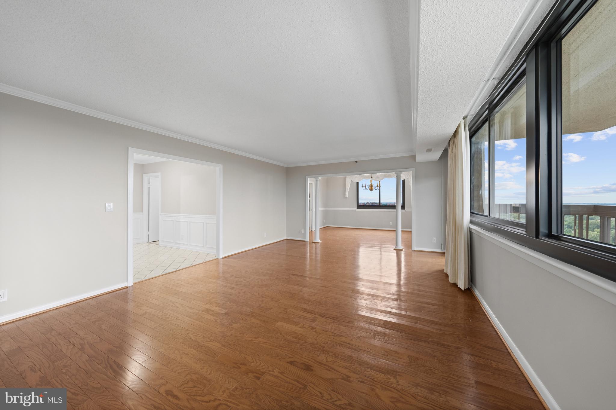 SKYLINE SQUARE CONDO - Residential