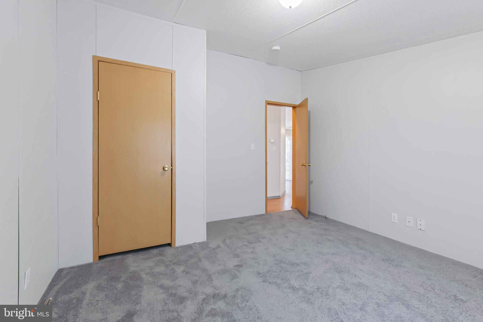 SOUTHLAND HILLS - Residential