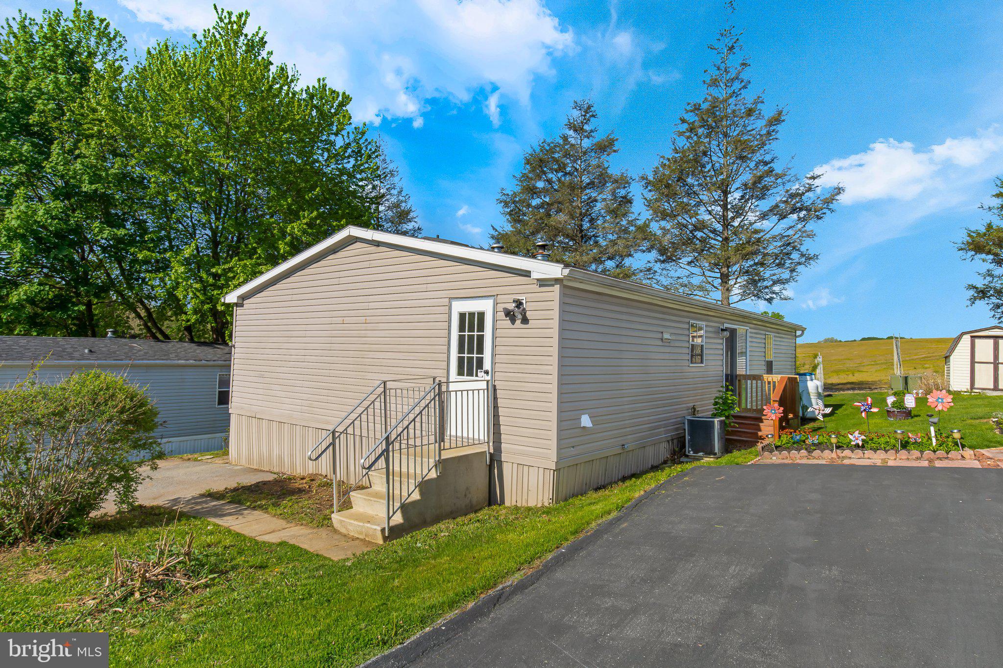 SOUTHLAND HILLS - Residential