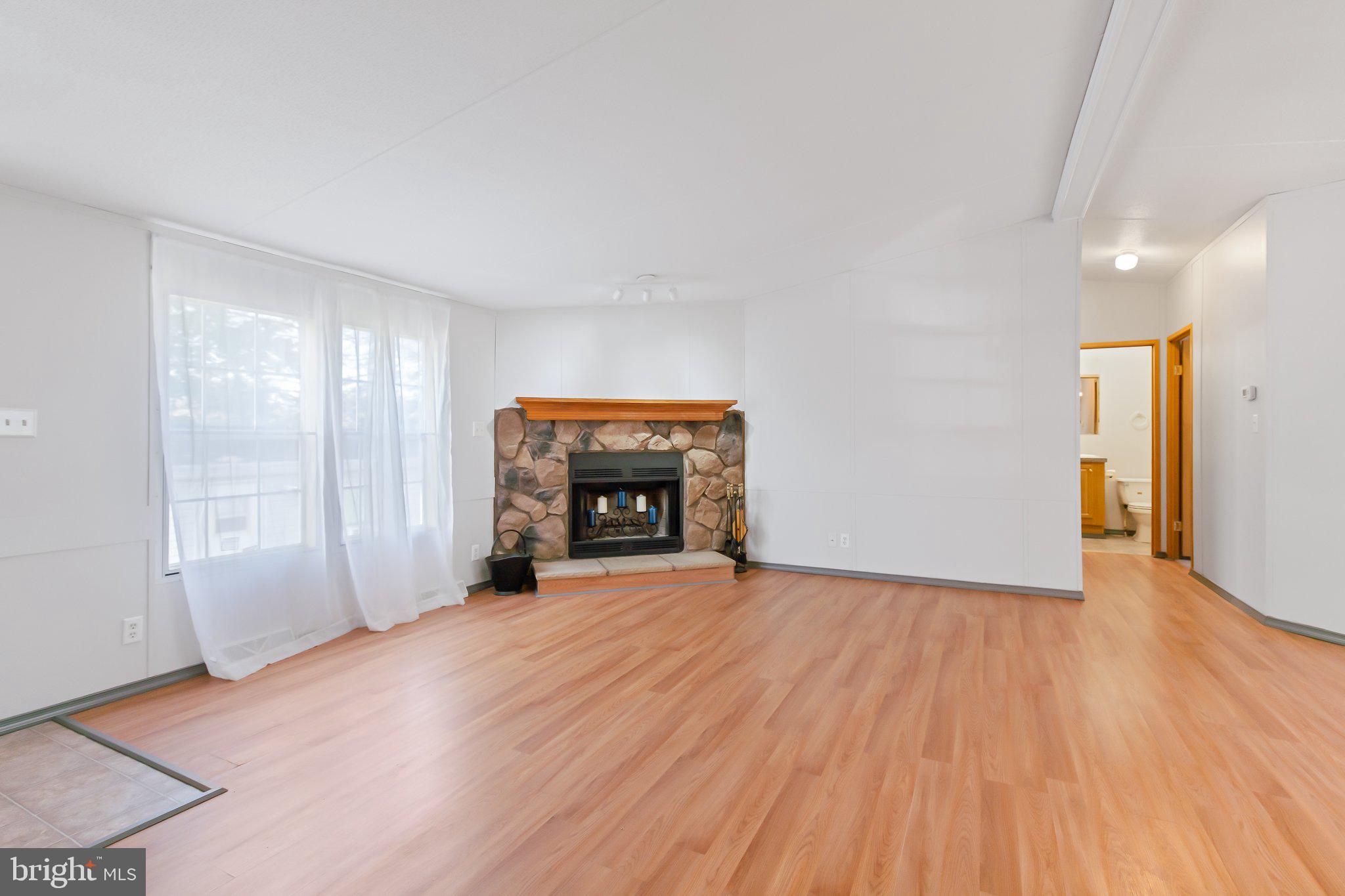 SOUTHLAND HILLS - Residential
