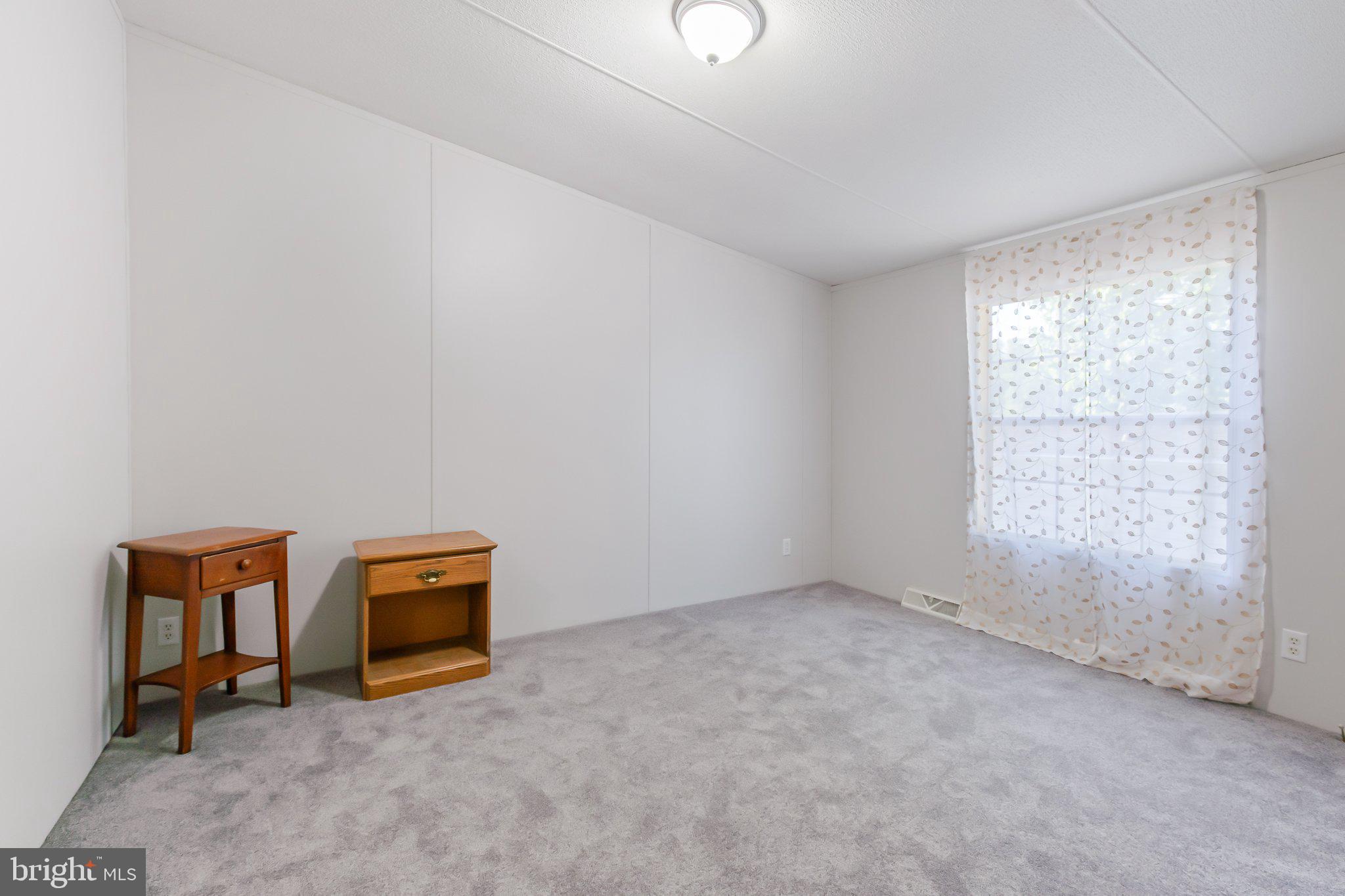 SOUTHLAND HILLS - Residential