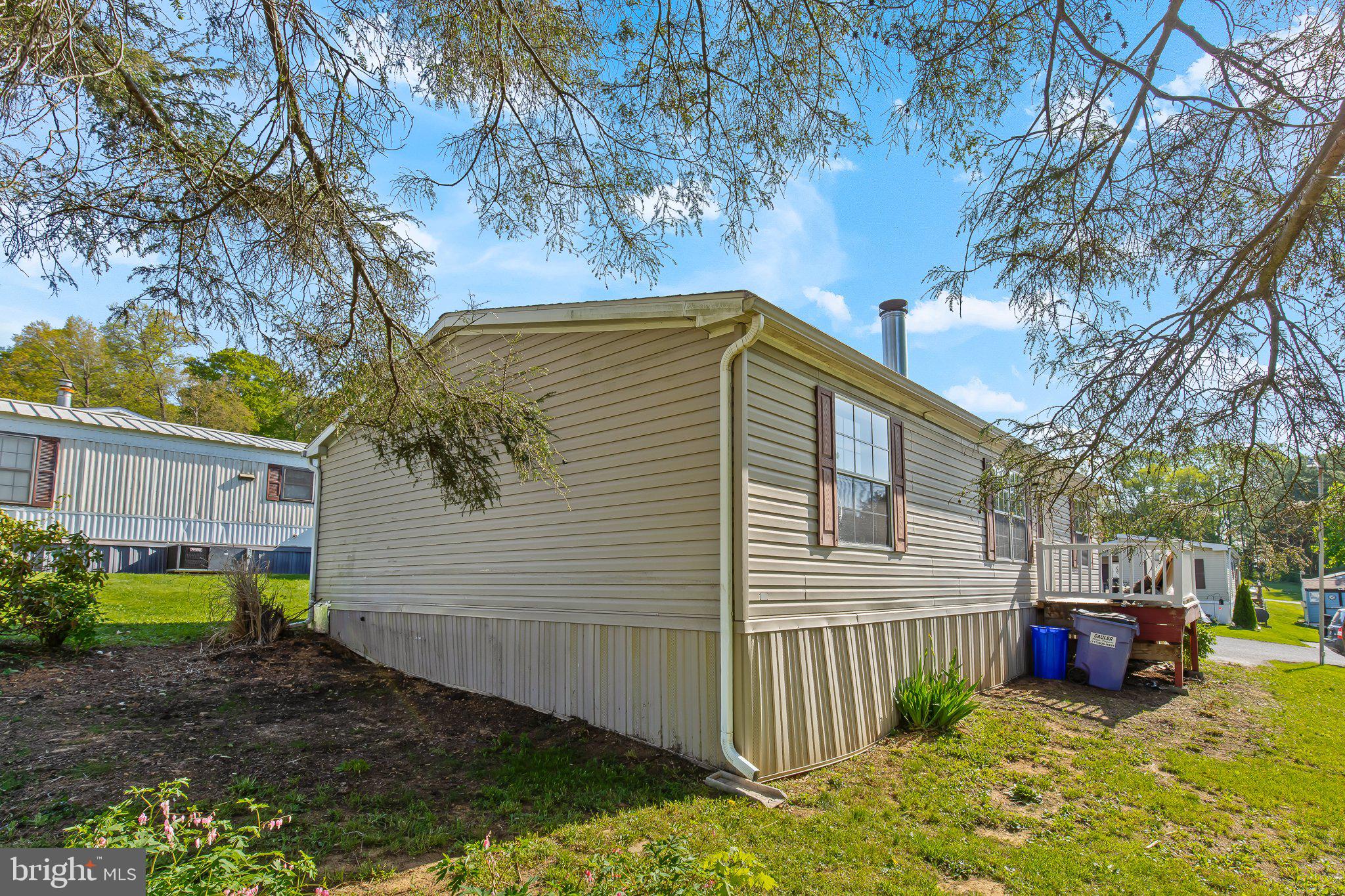 SOUTHLAND HILLS - Residential
