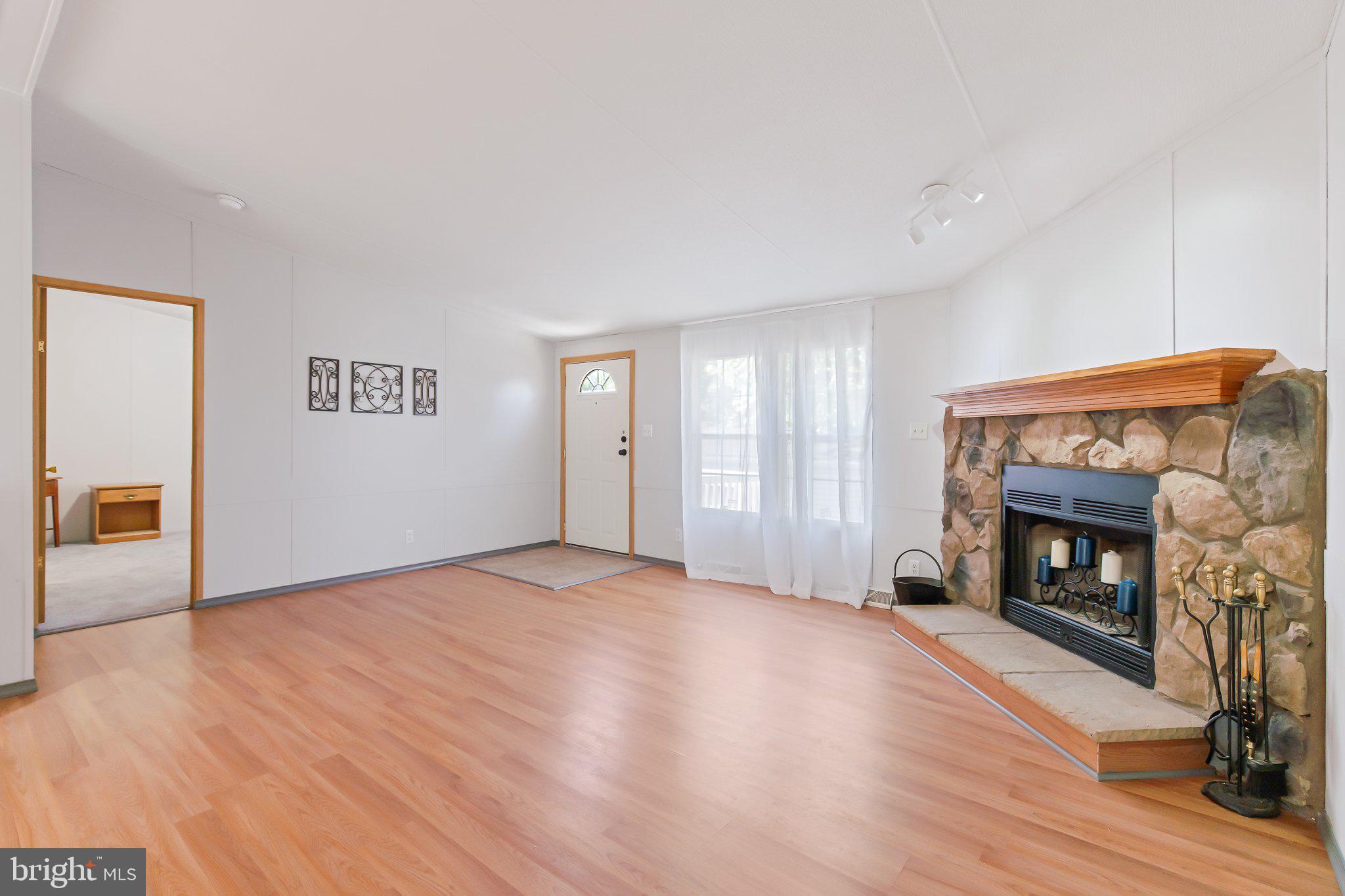 SOUTHLAND HILLS - Residential