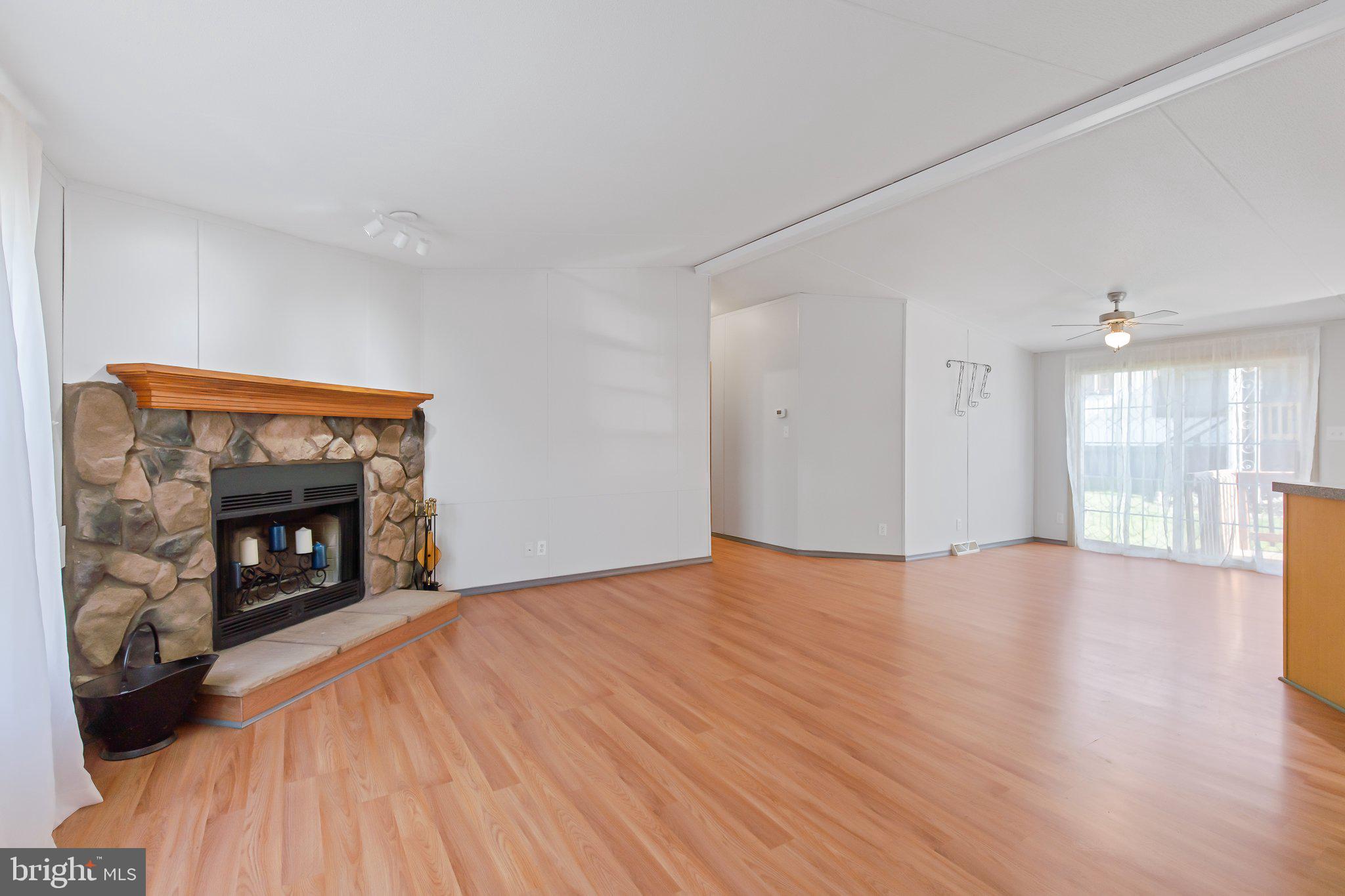 SOUTHLAND HILLS - Residential