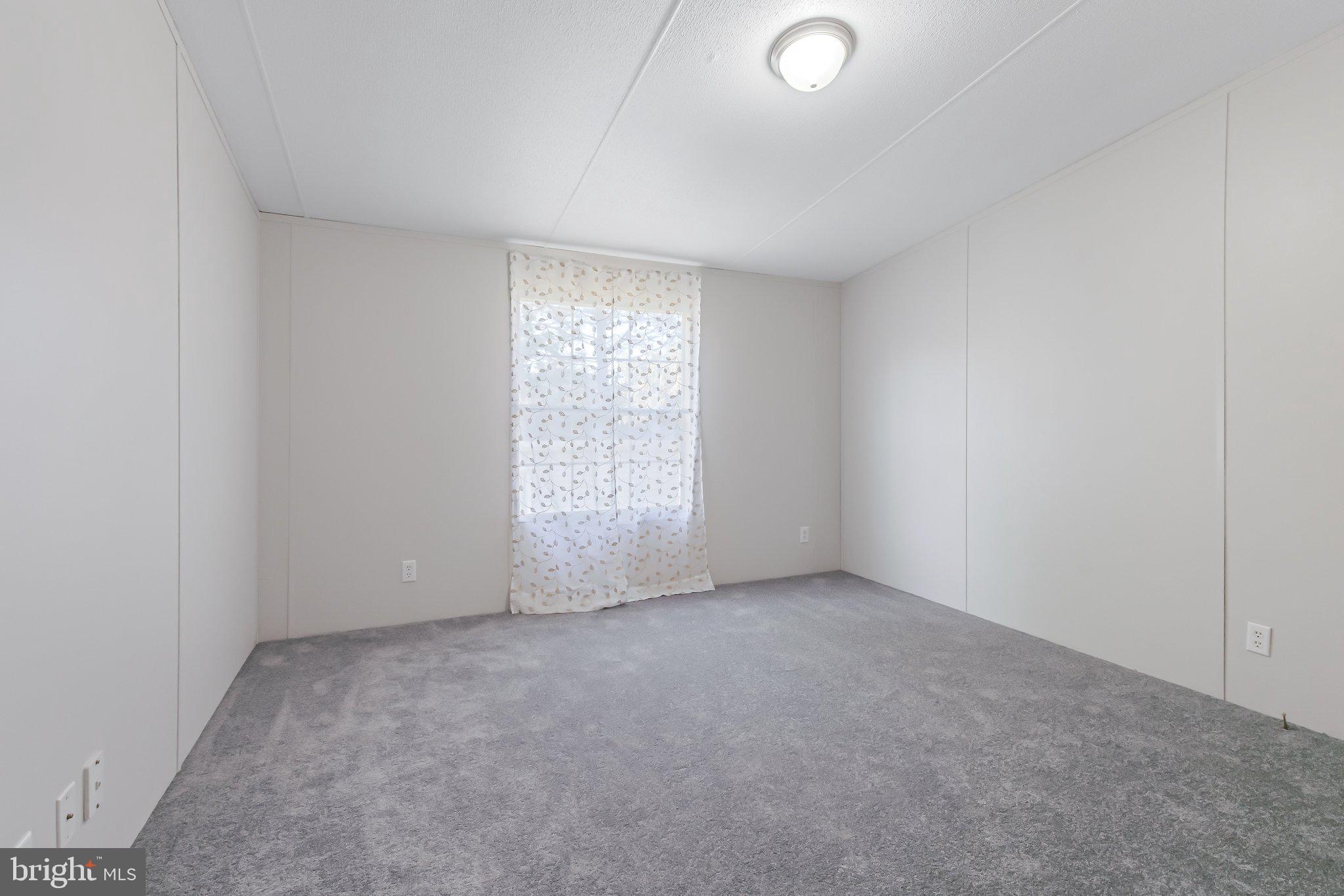 SOUTHLAND HILLS - Residential