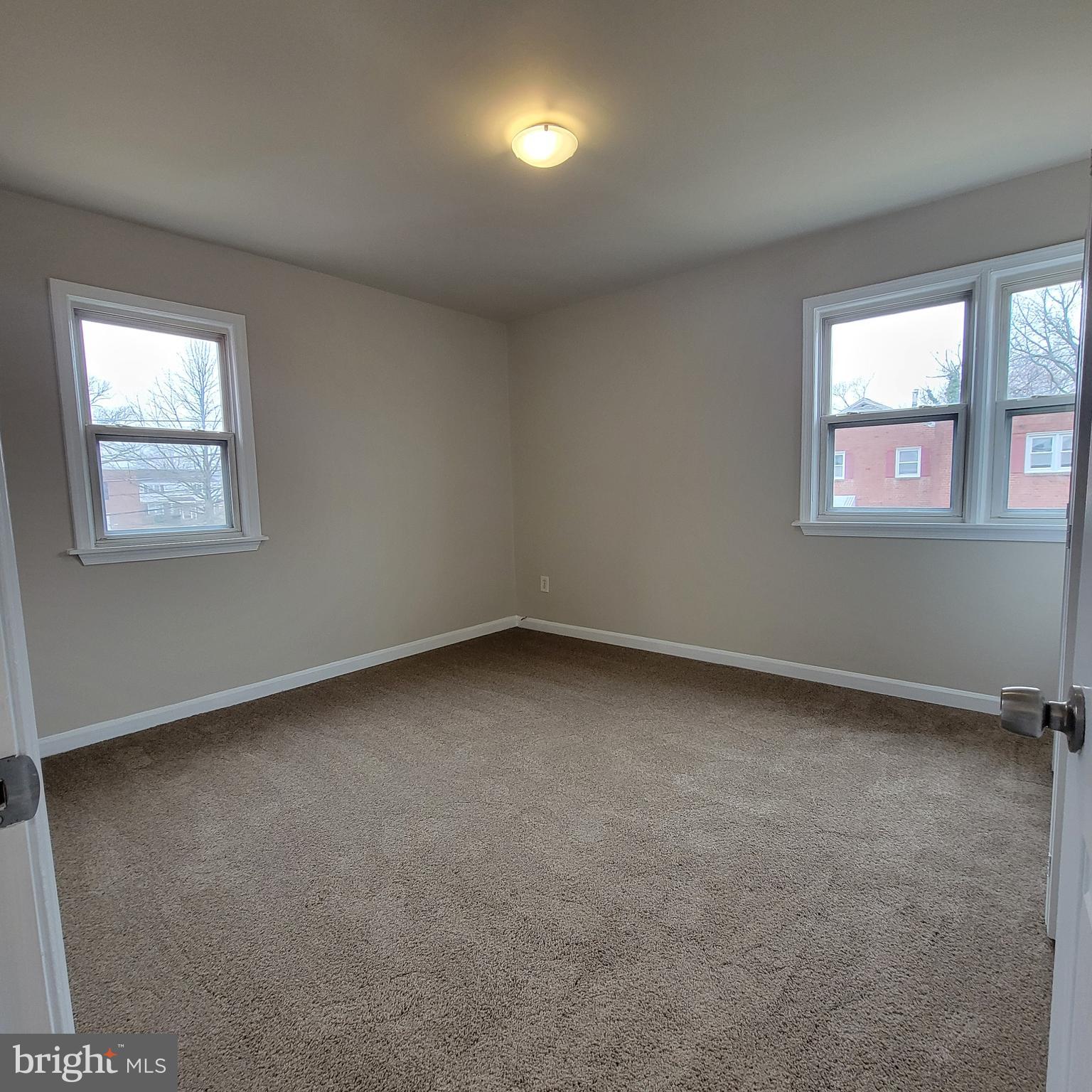 IVERSON COURTS - Residential Lease