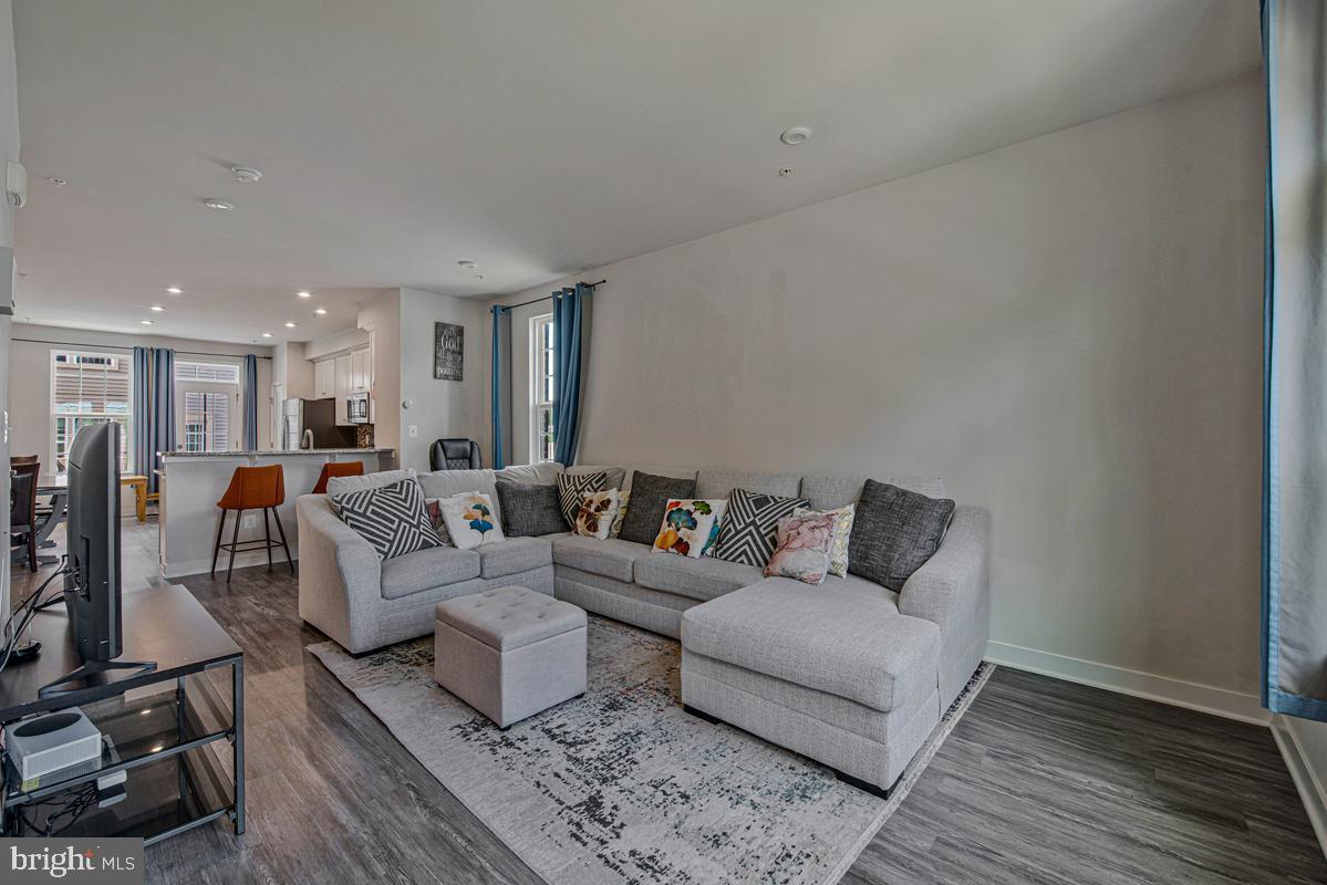 GREENBELT STATION - Residential