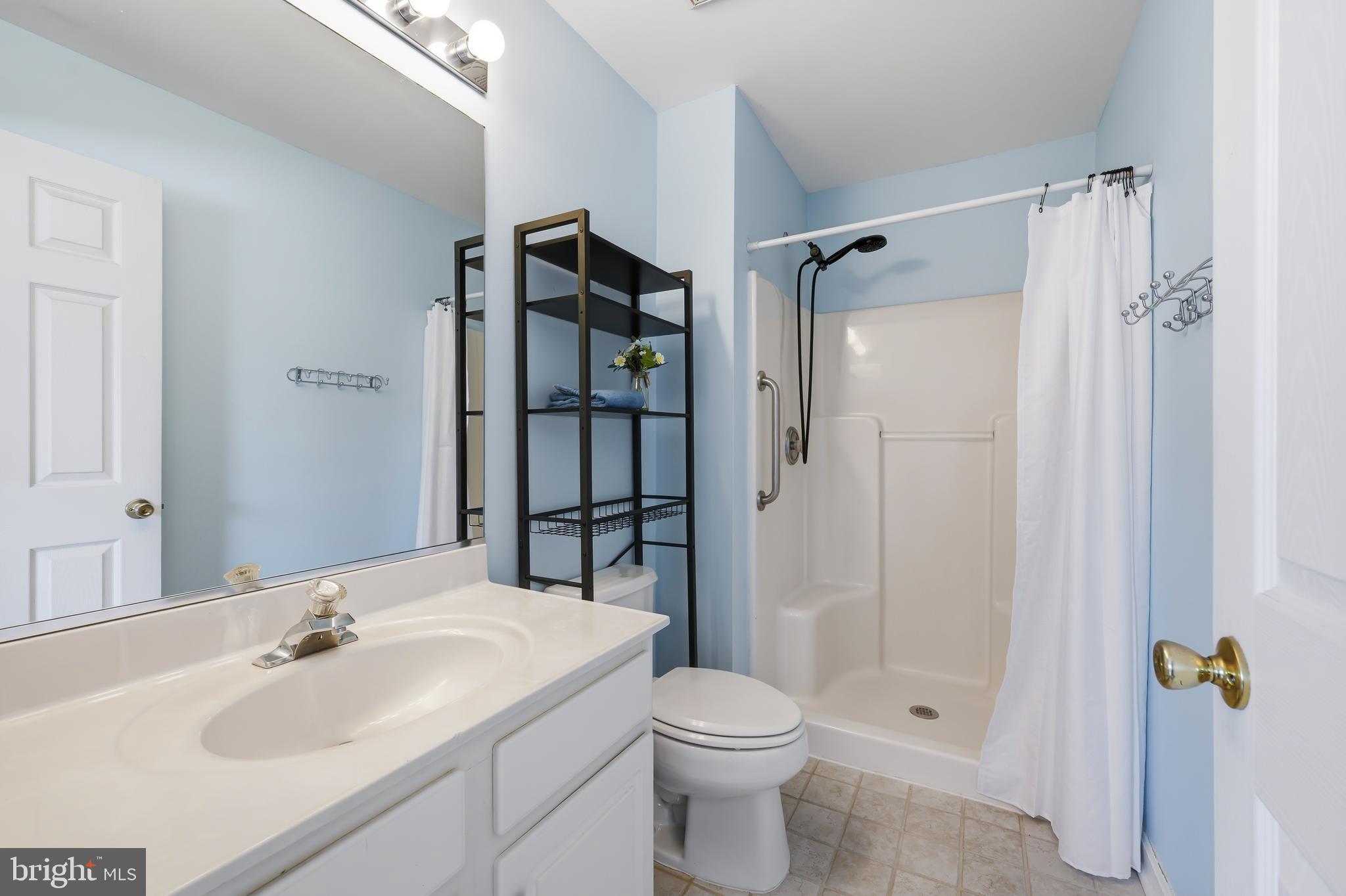 QUEENS LANDING - Residential