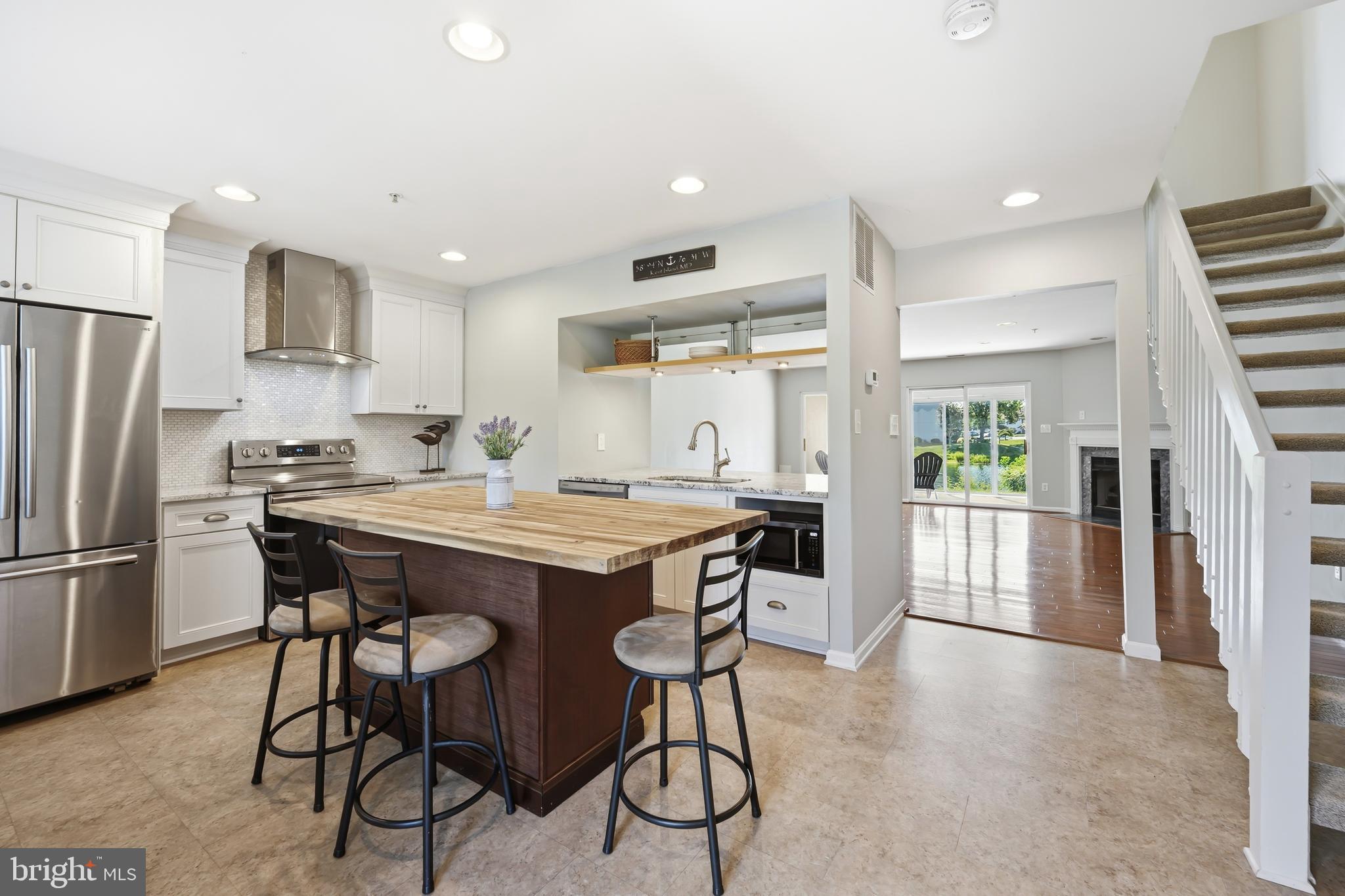 QUEENS LANDING - Residential