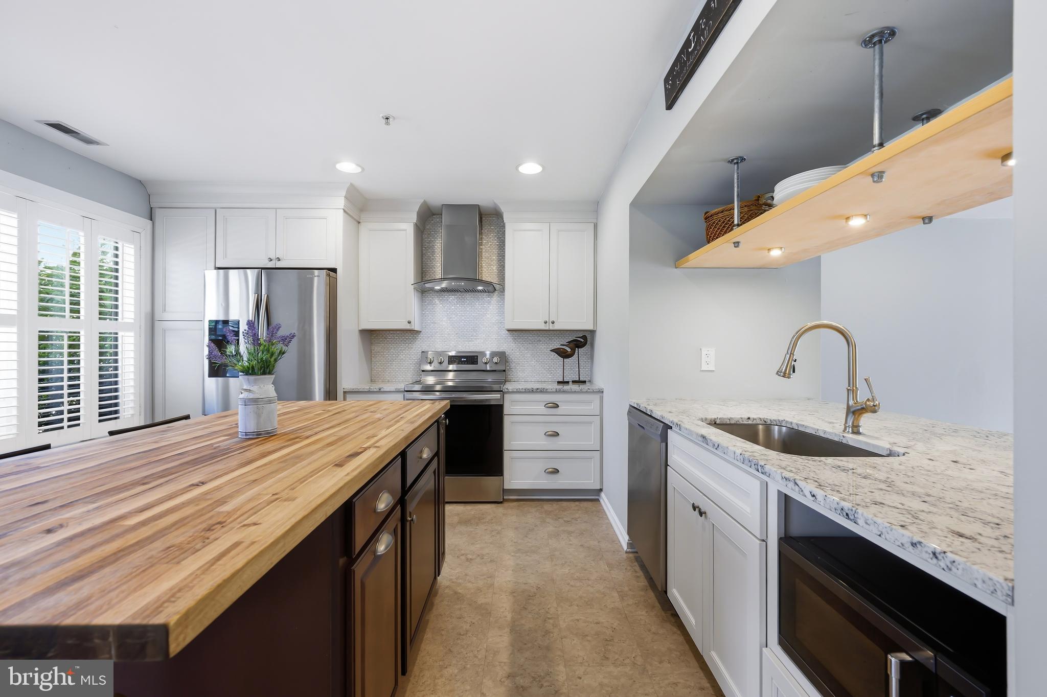 QUEENS LANDING - Residential