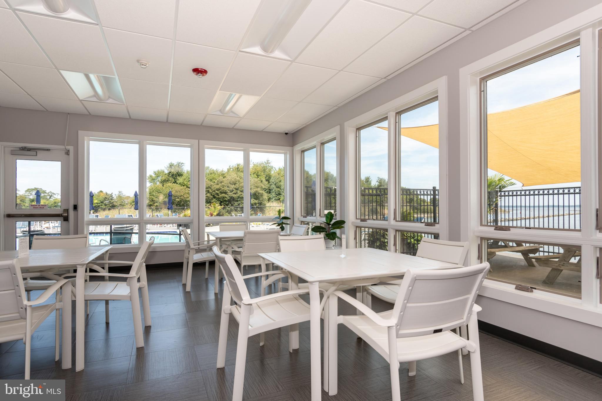 QUEENS LANDING - Residential