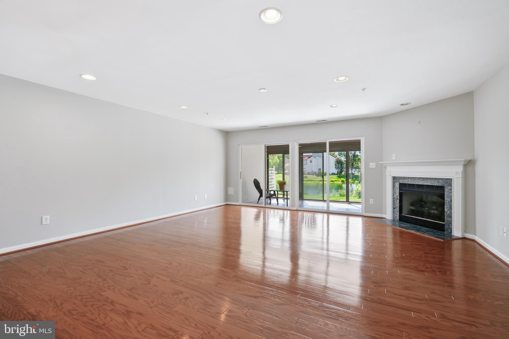 QUEENS LANDING - Residential