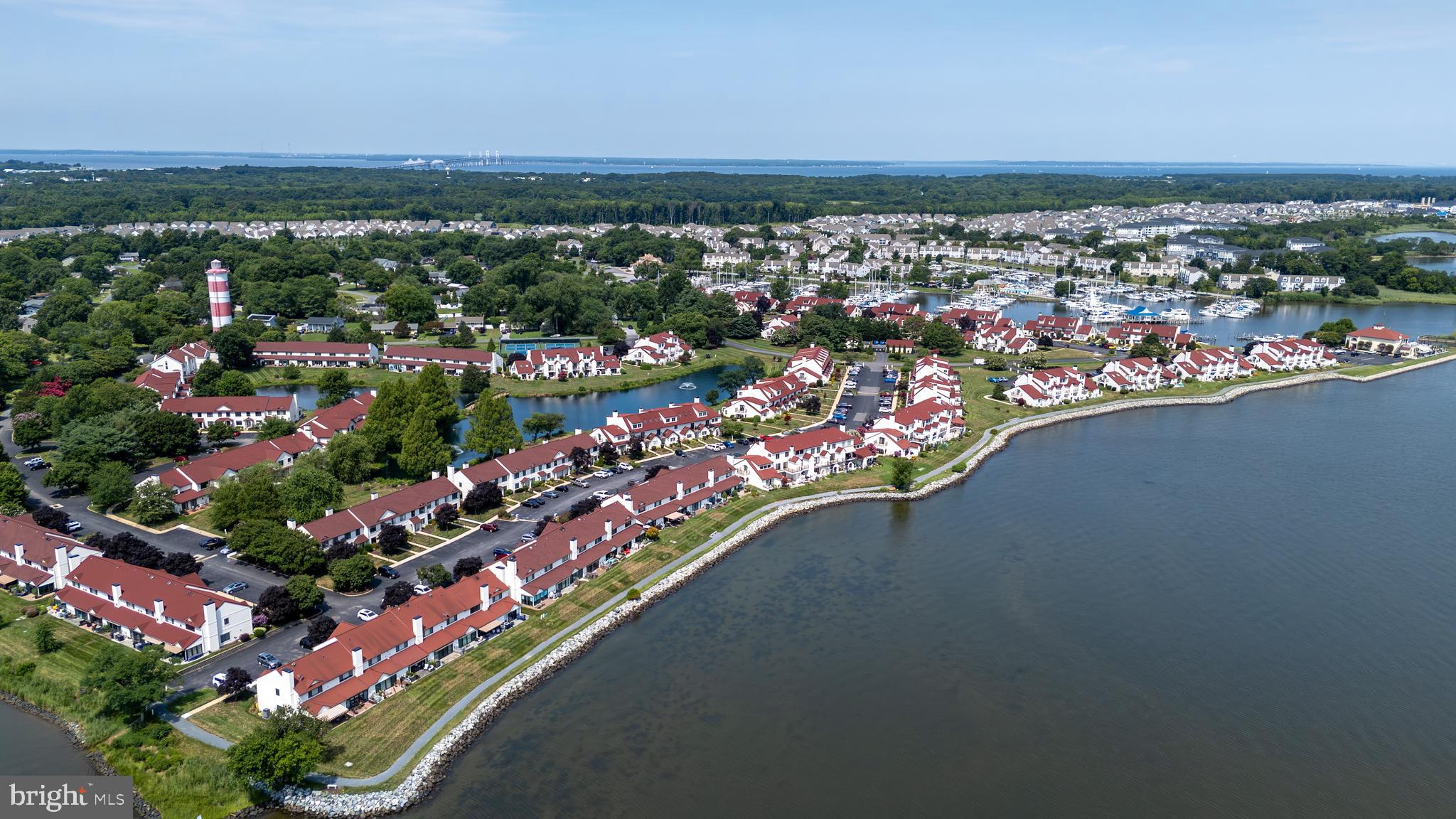 QUEENS LANDING - Residential