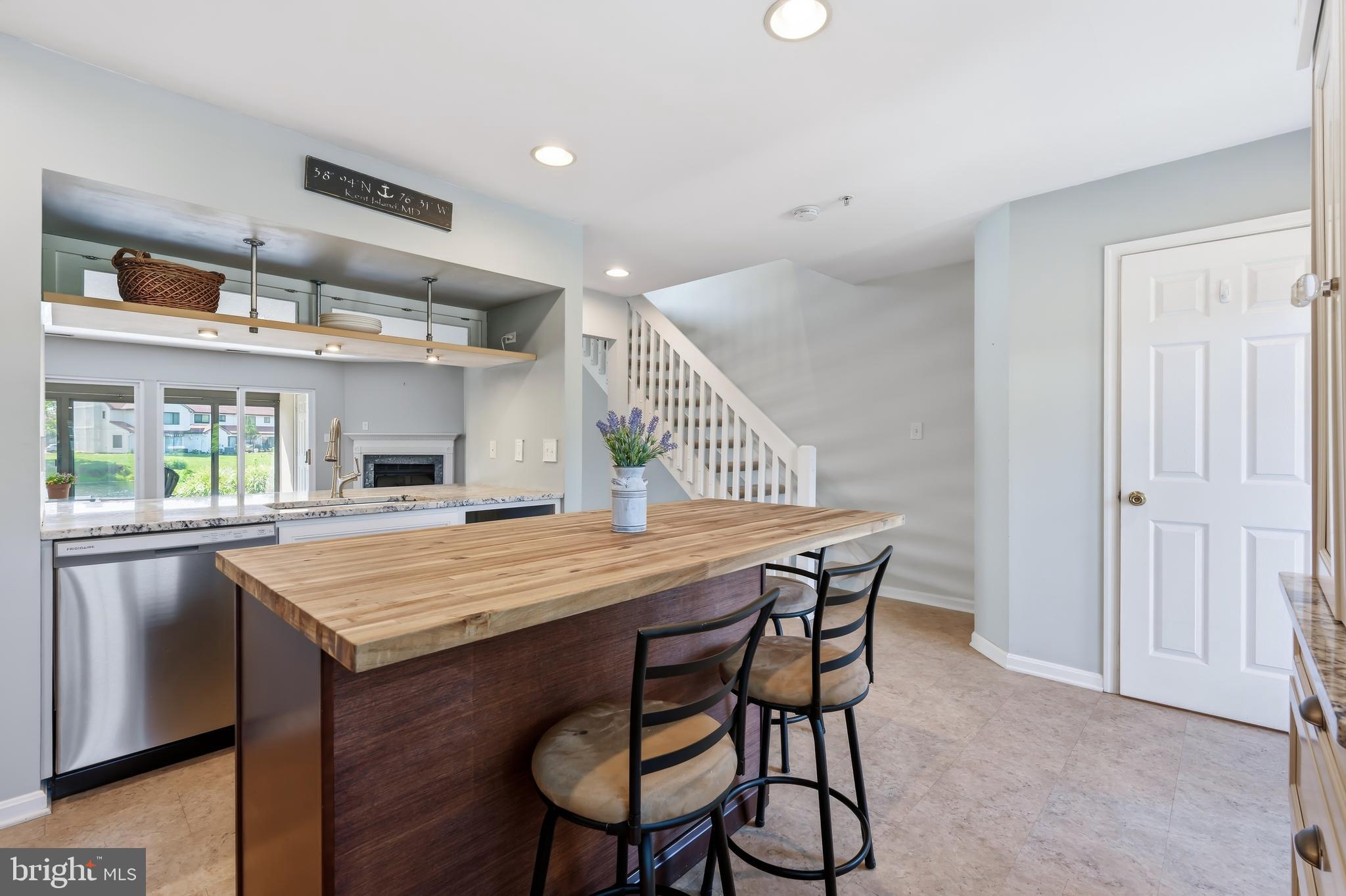 QUEENS LANDING - Residential