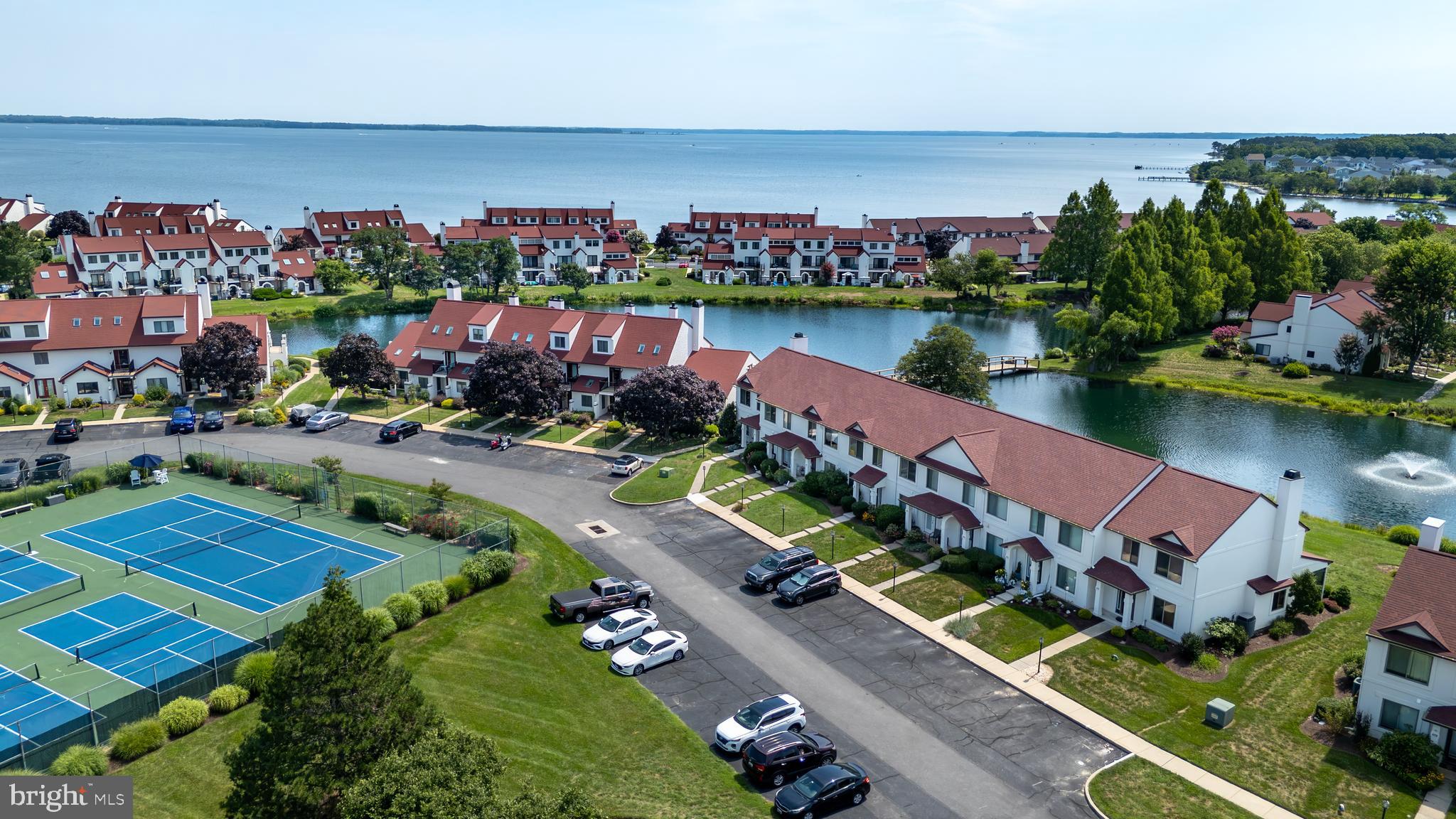 QUEENS LANDING - Residential
