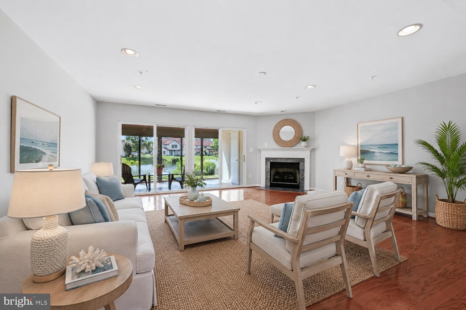 QUEENS LANDING - Residential