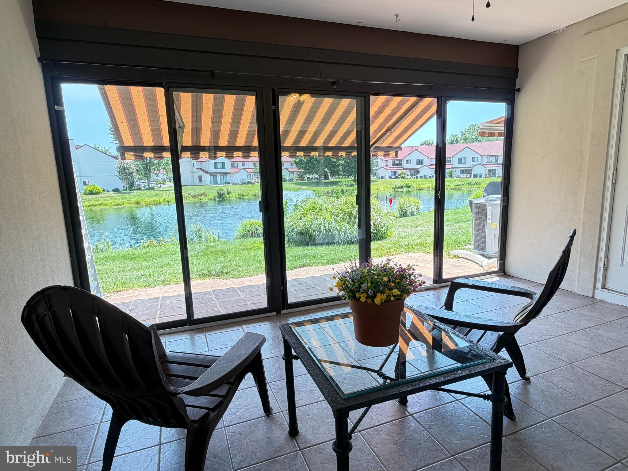 QUEENS LANDING - Residential
