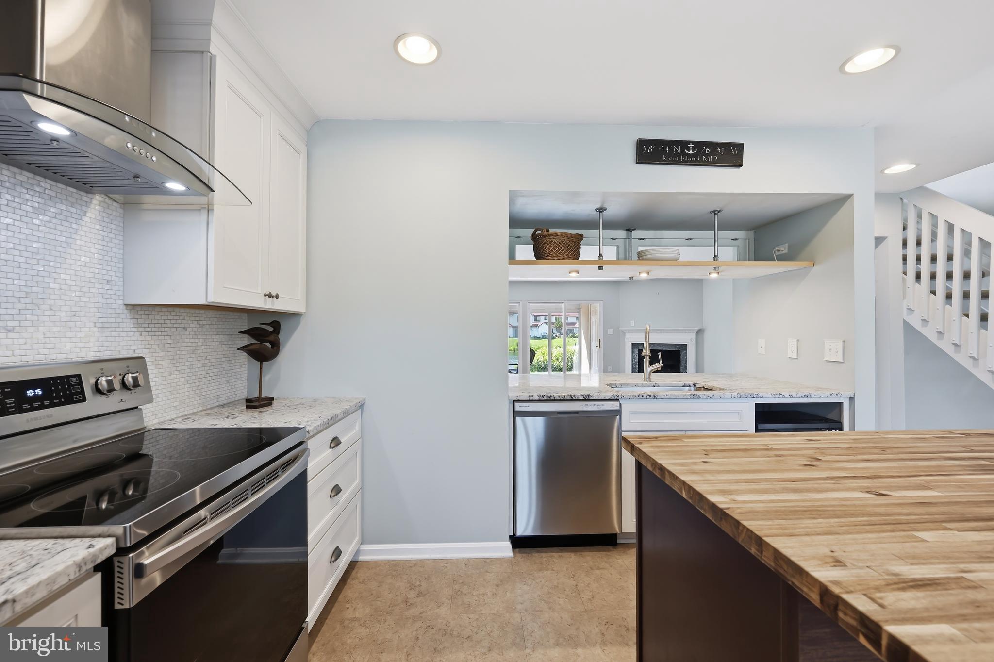 QUEENS LANDING - Residential