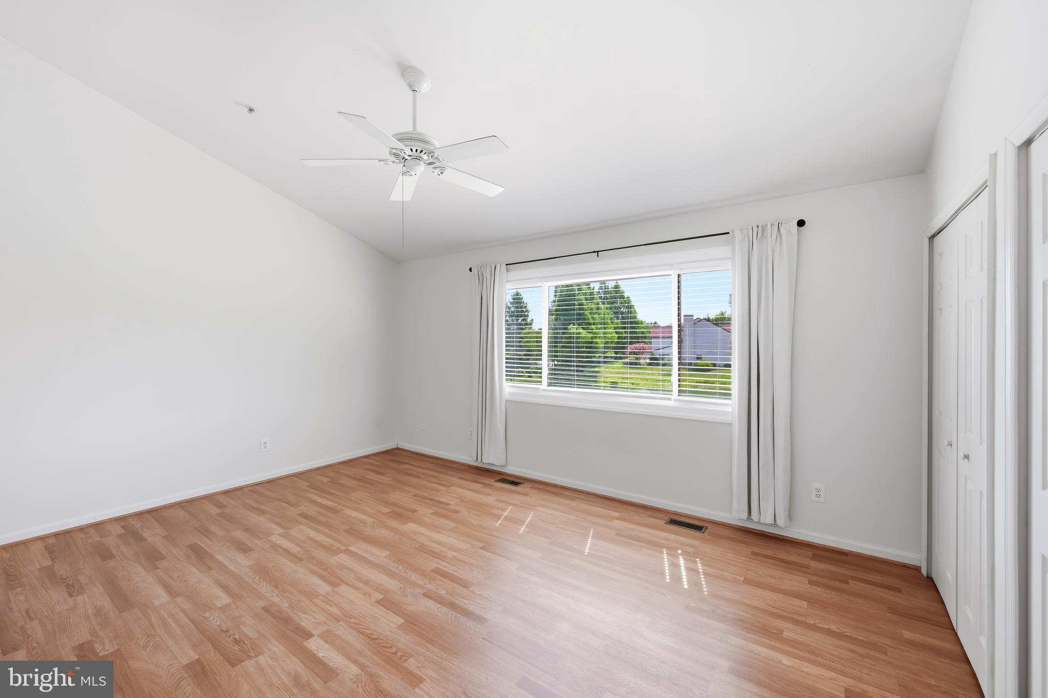 QUEENS LANDING - Residential