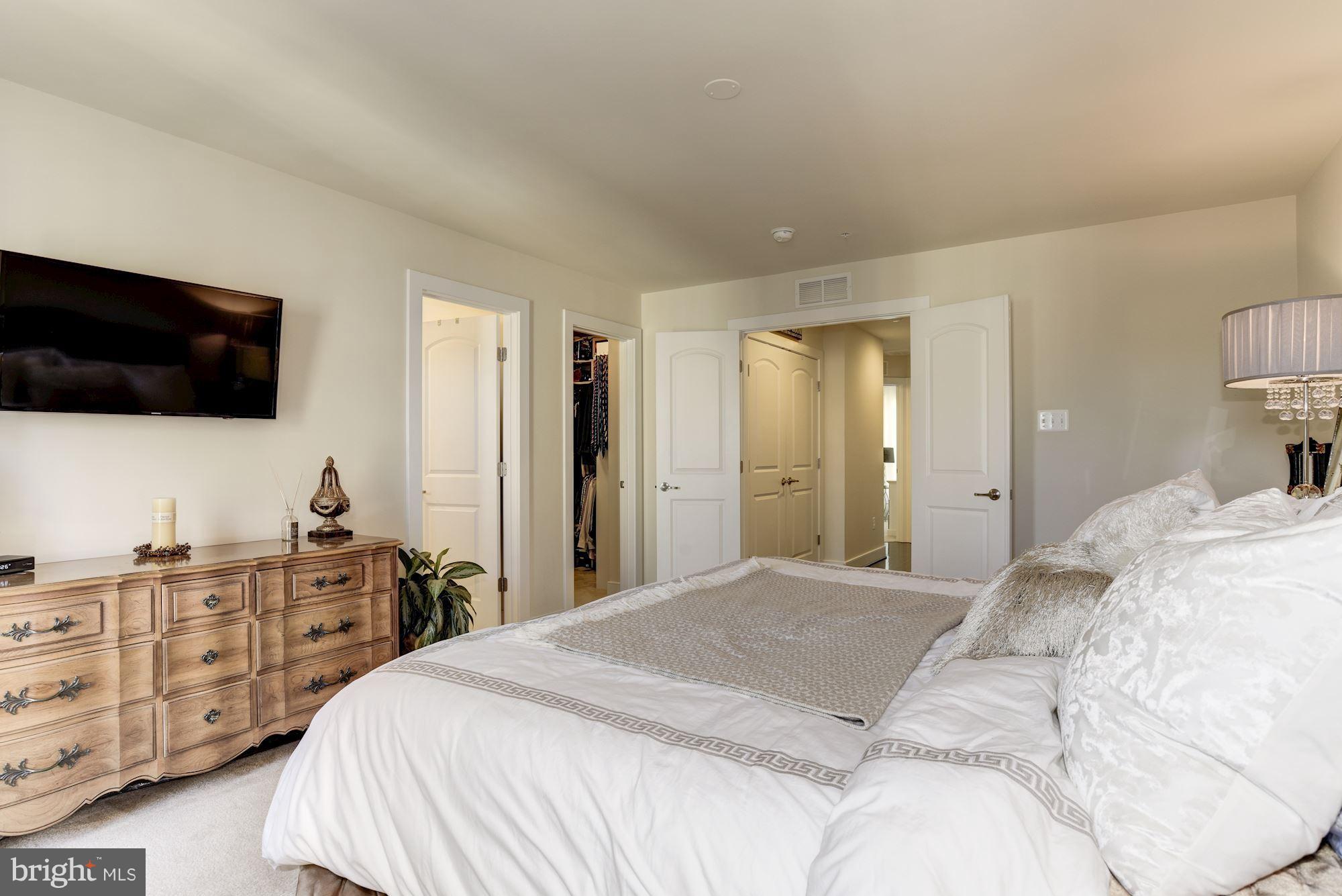 CROWN FARM - Residential