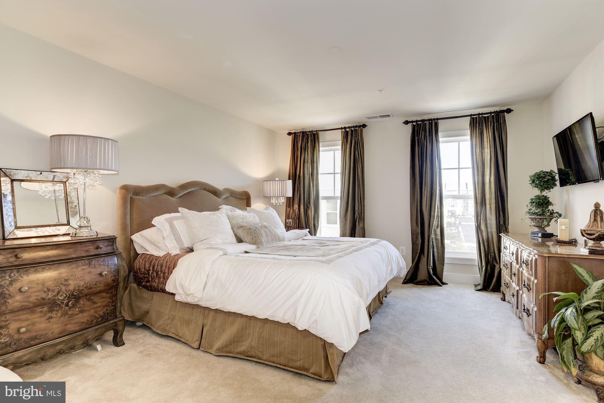 CROWN FARM - Residential