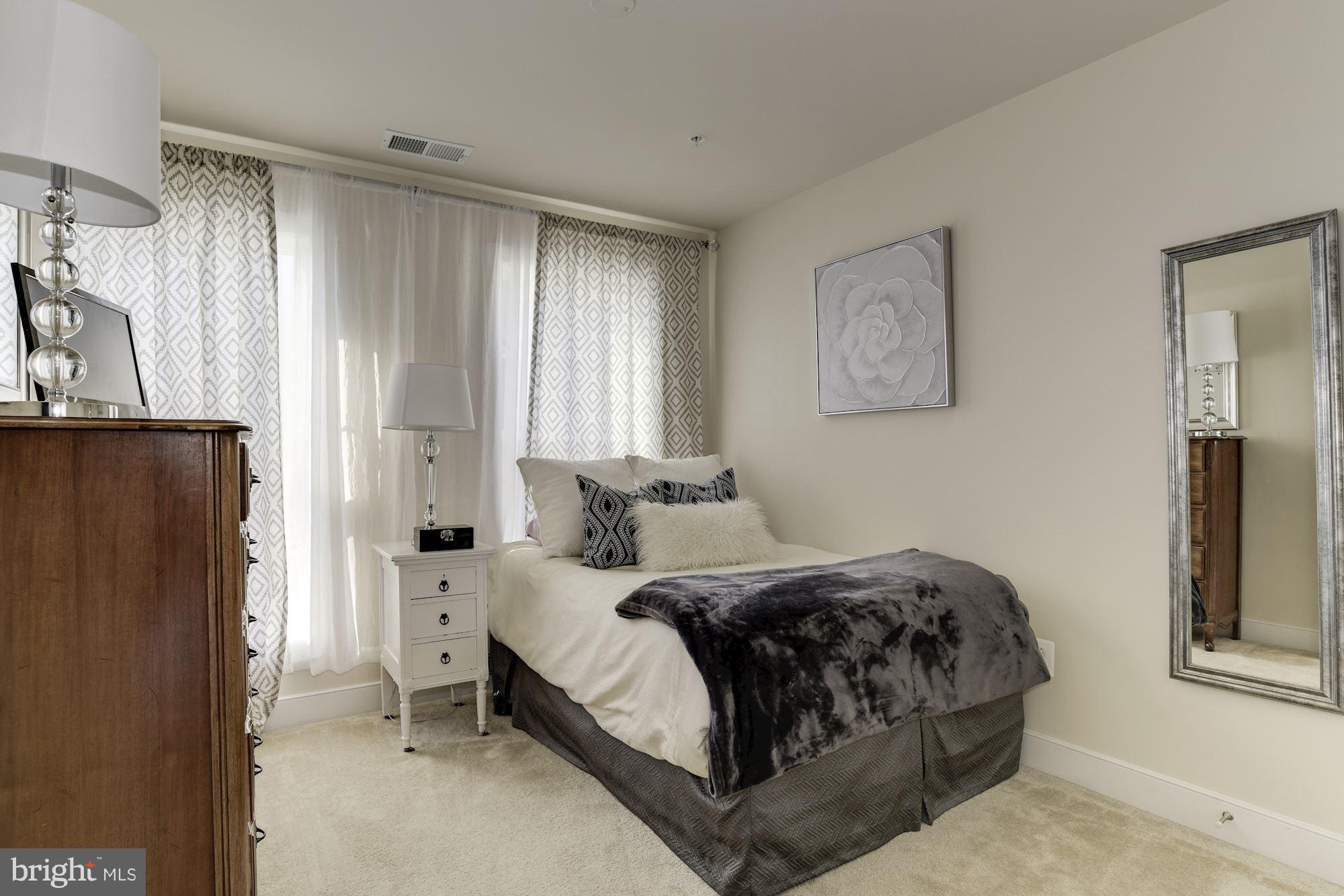 CROWN FARM - Residential