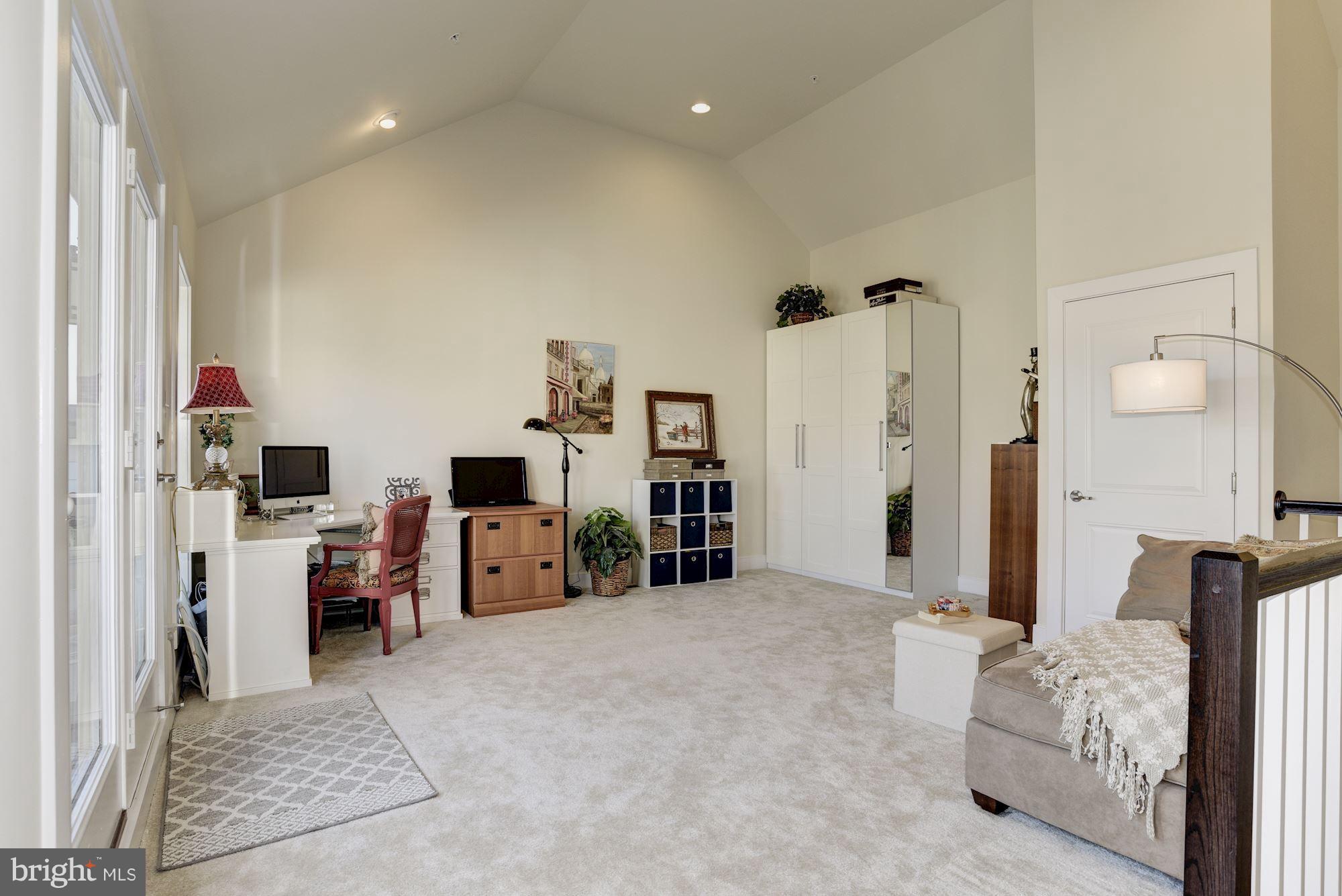 CROWN FARM - Residential