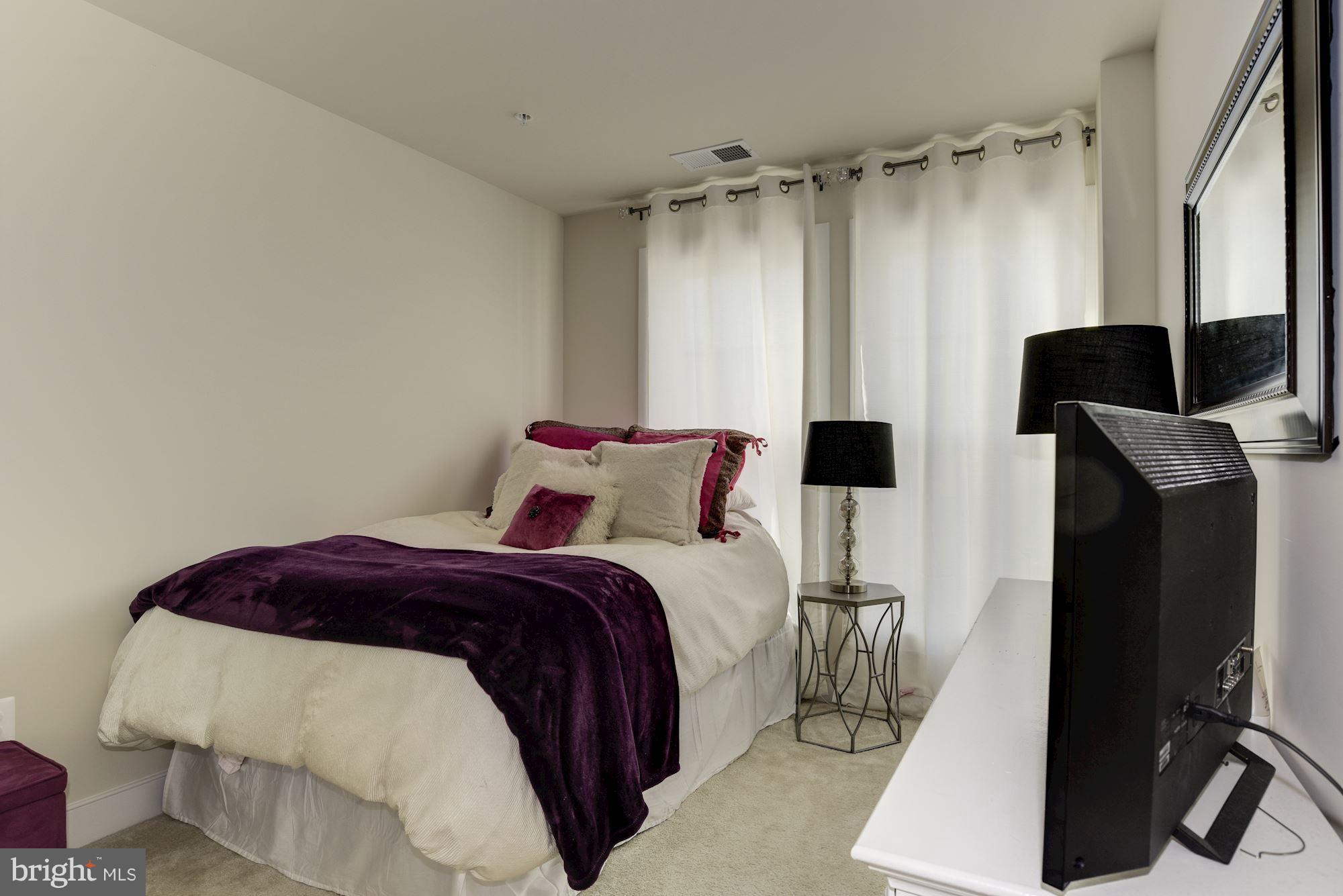 CROWN FARM - Residential