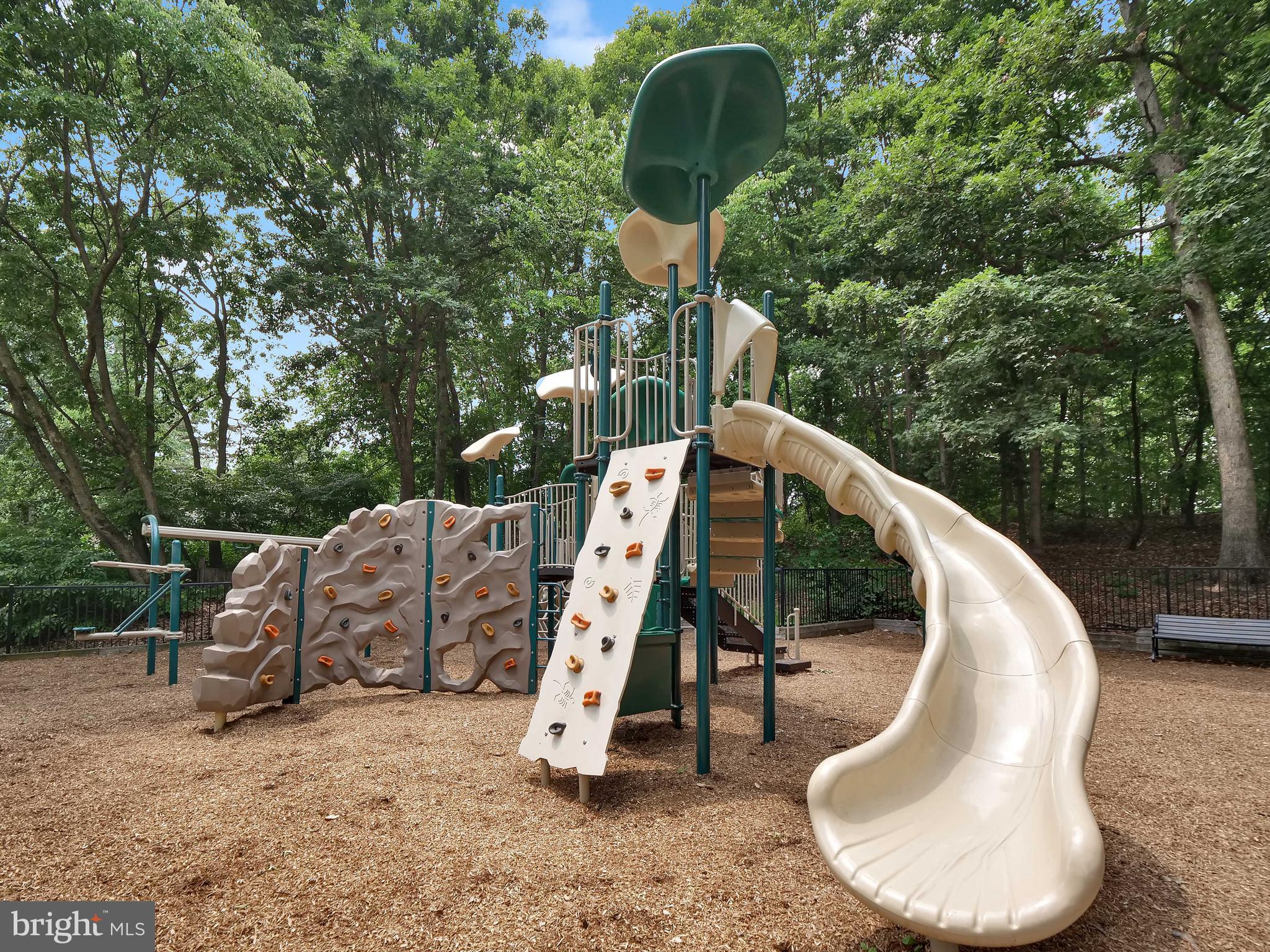 SPRINGFIELD OAKS - Residential Lease