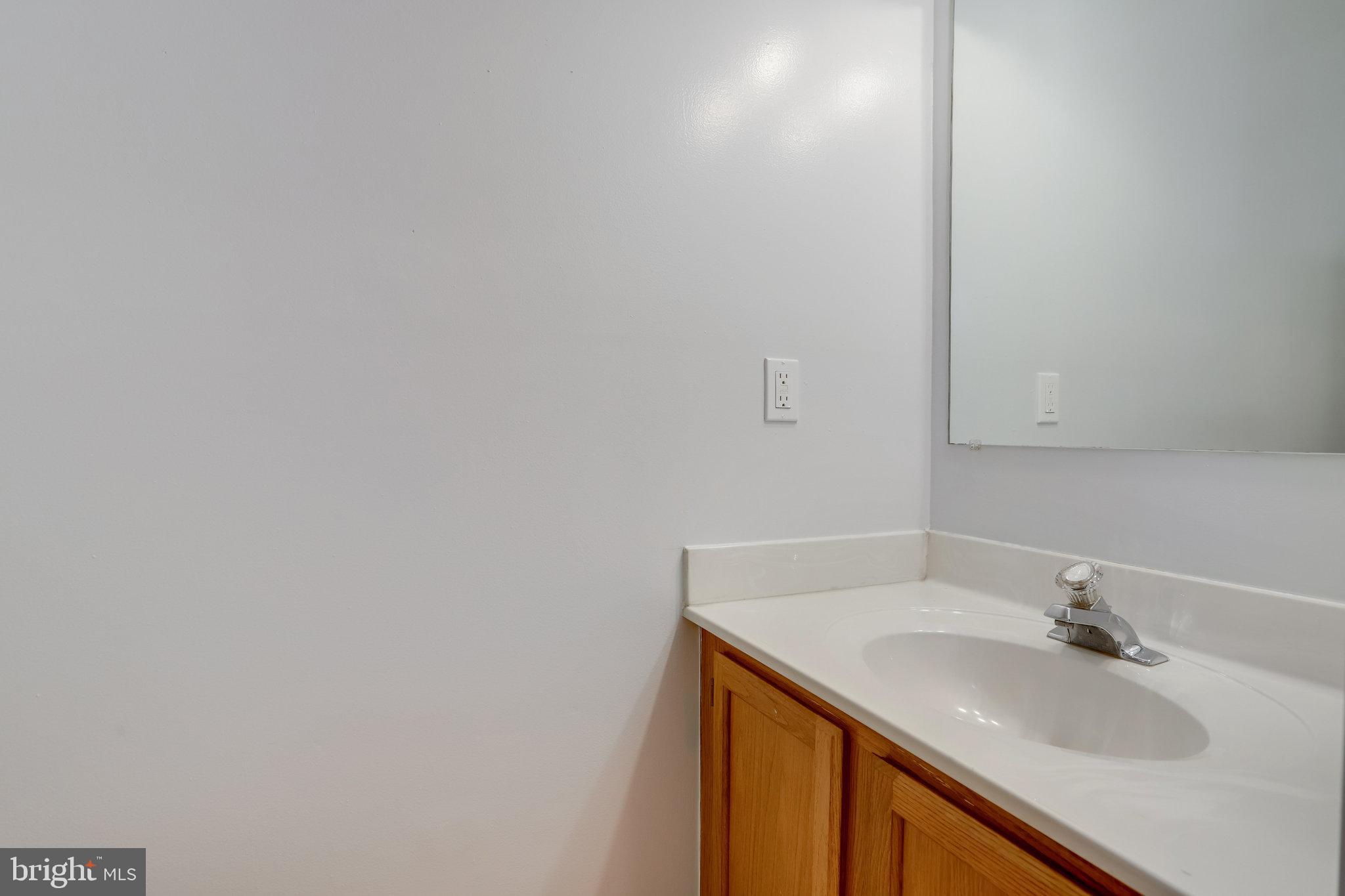 SPRINGFIELD OAKS - Residential Lease
