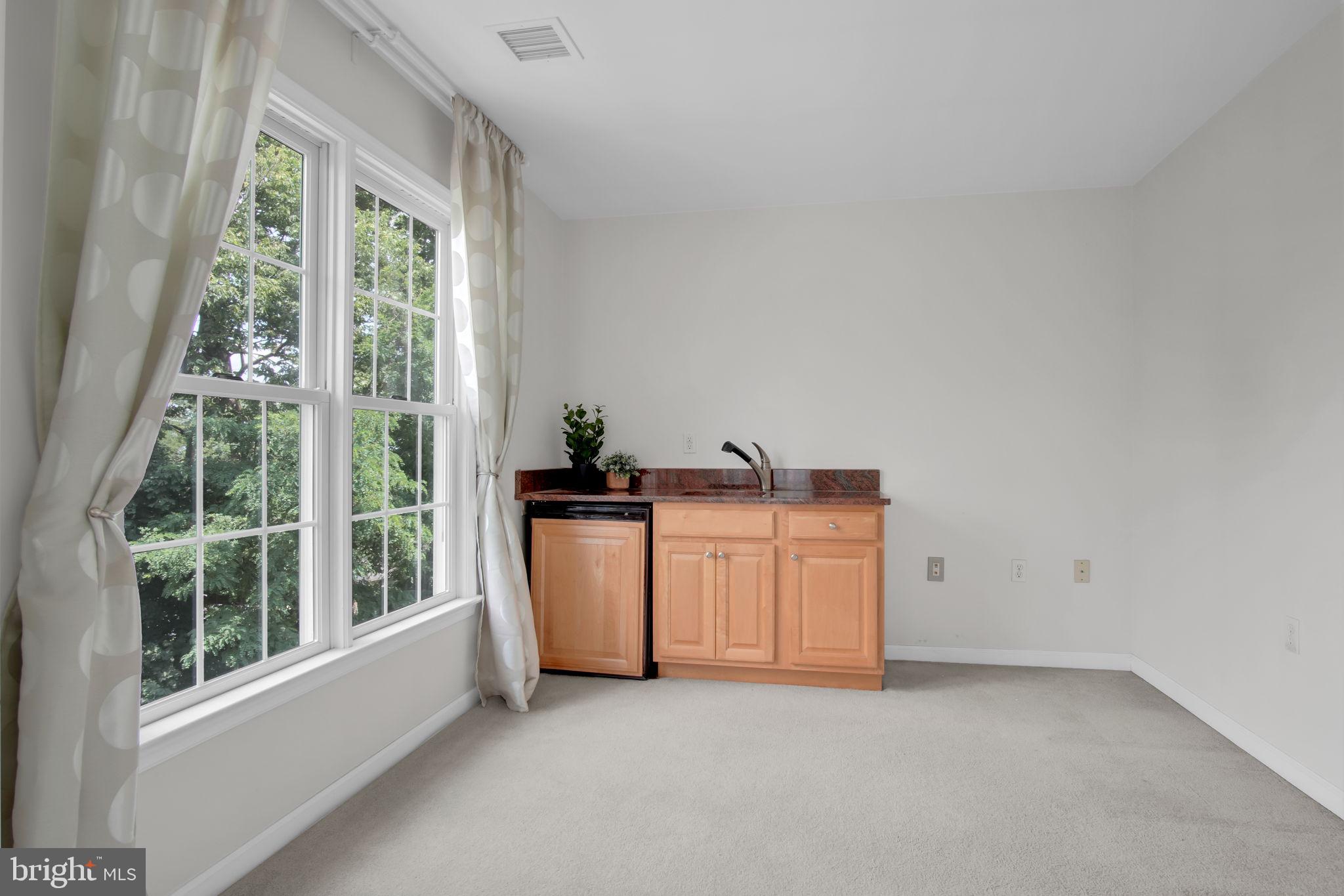 THE HEIGHTS OF BEACON HILL - Residential
