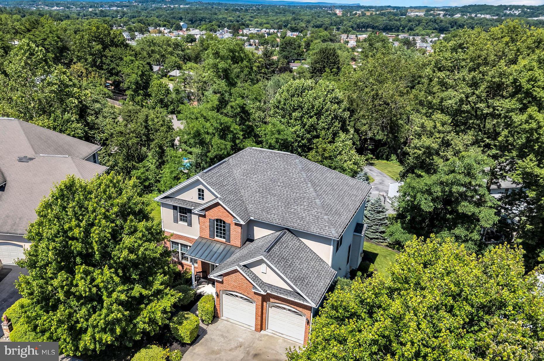 THE HEIGHTS OF BEACON HILL - Residential