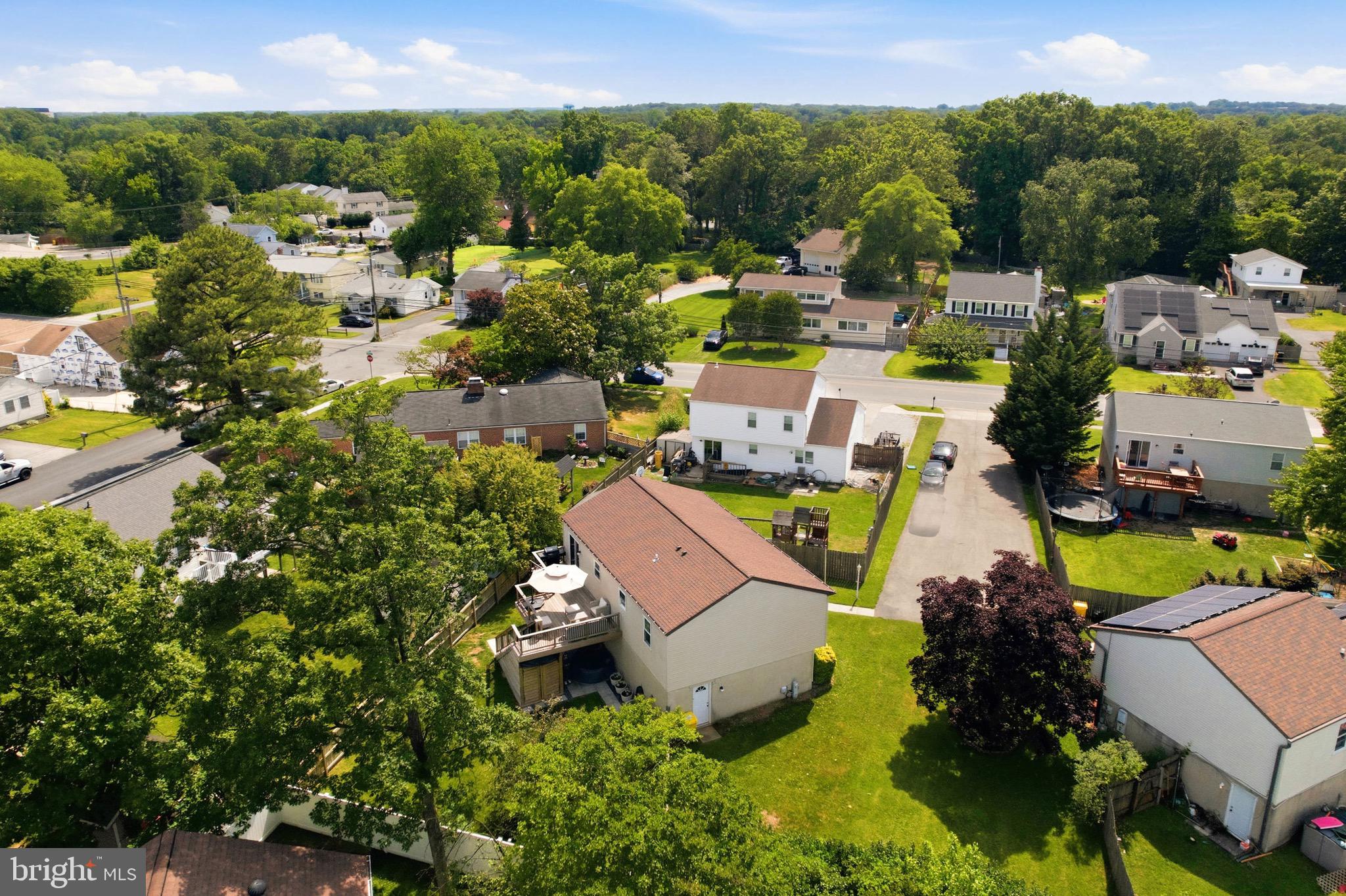 TOWERING OAKS - Residential