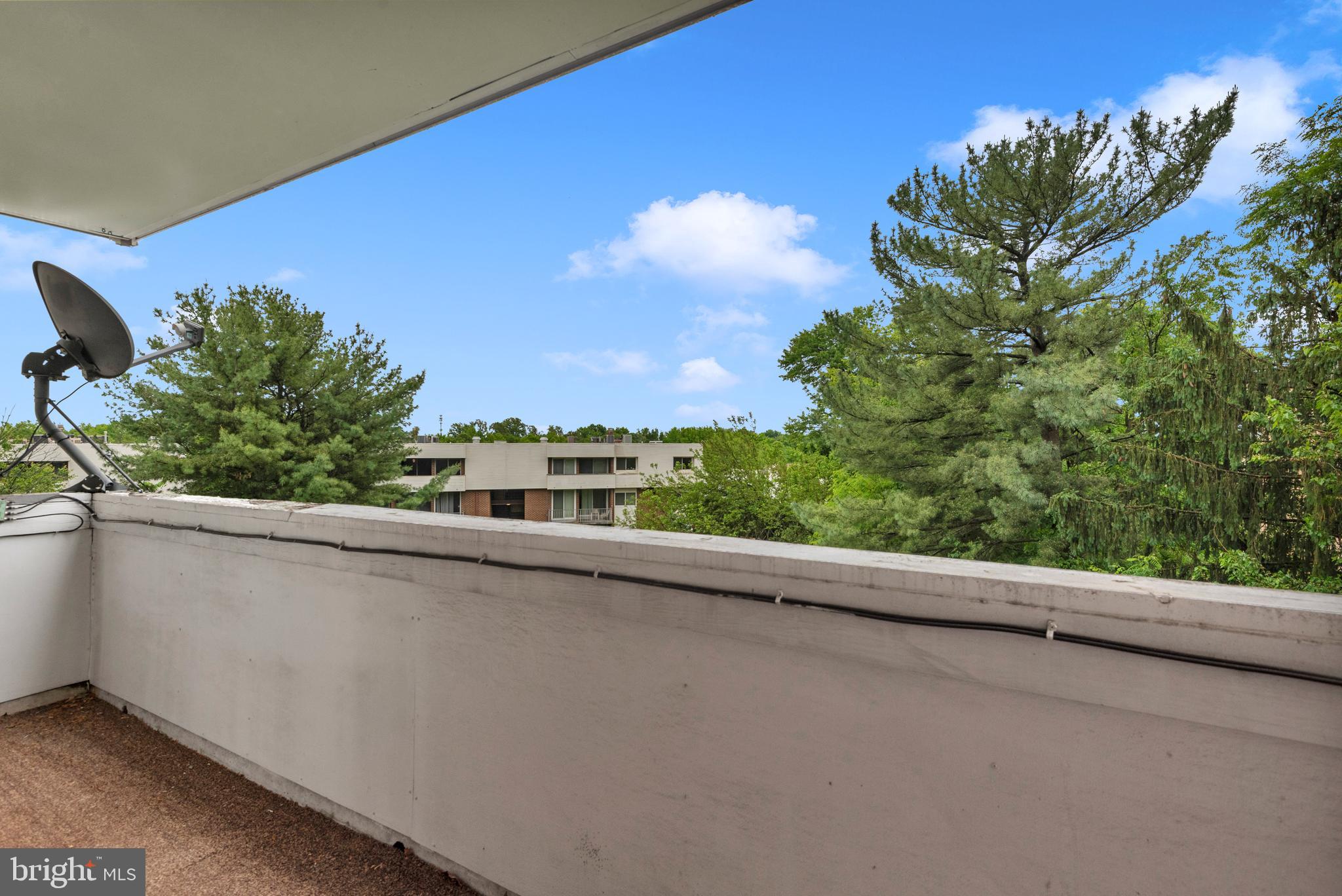 PINES CONDOMINIUM - Residential