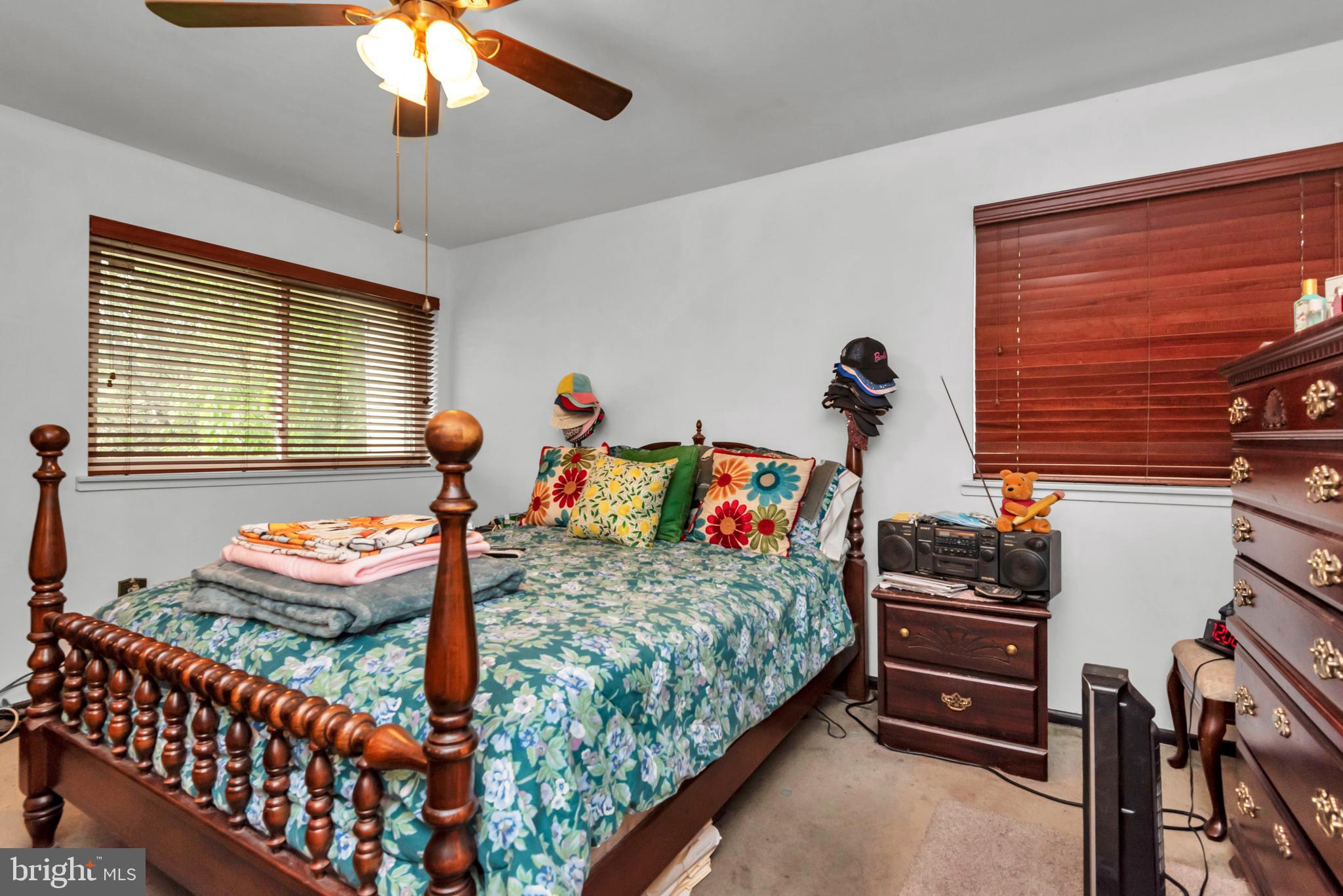 PINES CONDOMINIUM - Residential