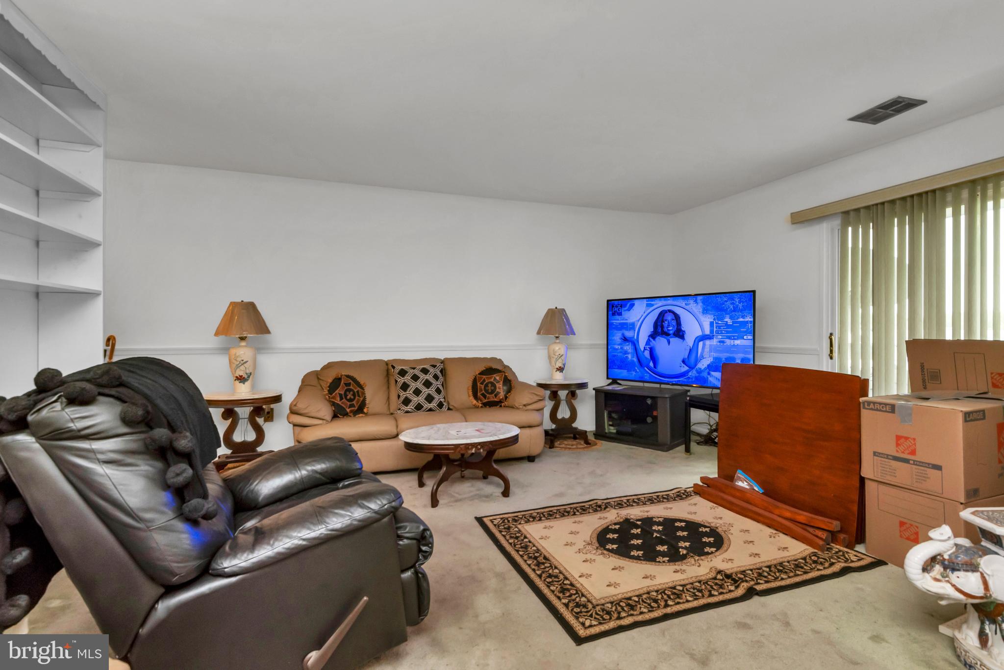 PINES CONDOMINIUM - Residential