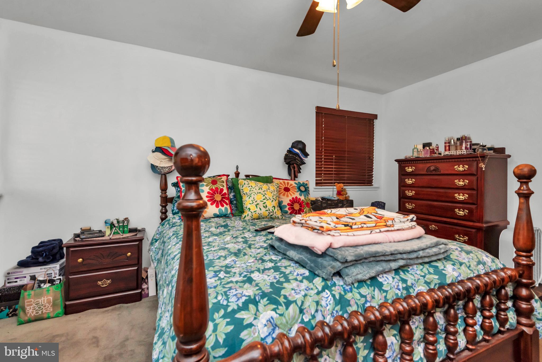 PINES CONDOMINIUM - Residential
