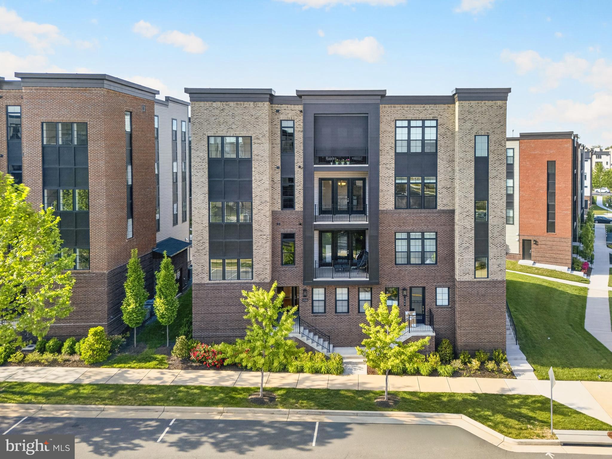 METRO WALK AT MOOREFIELD STATION - Residential