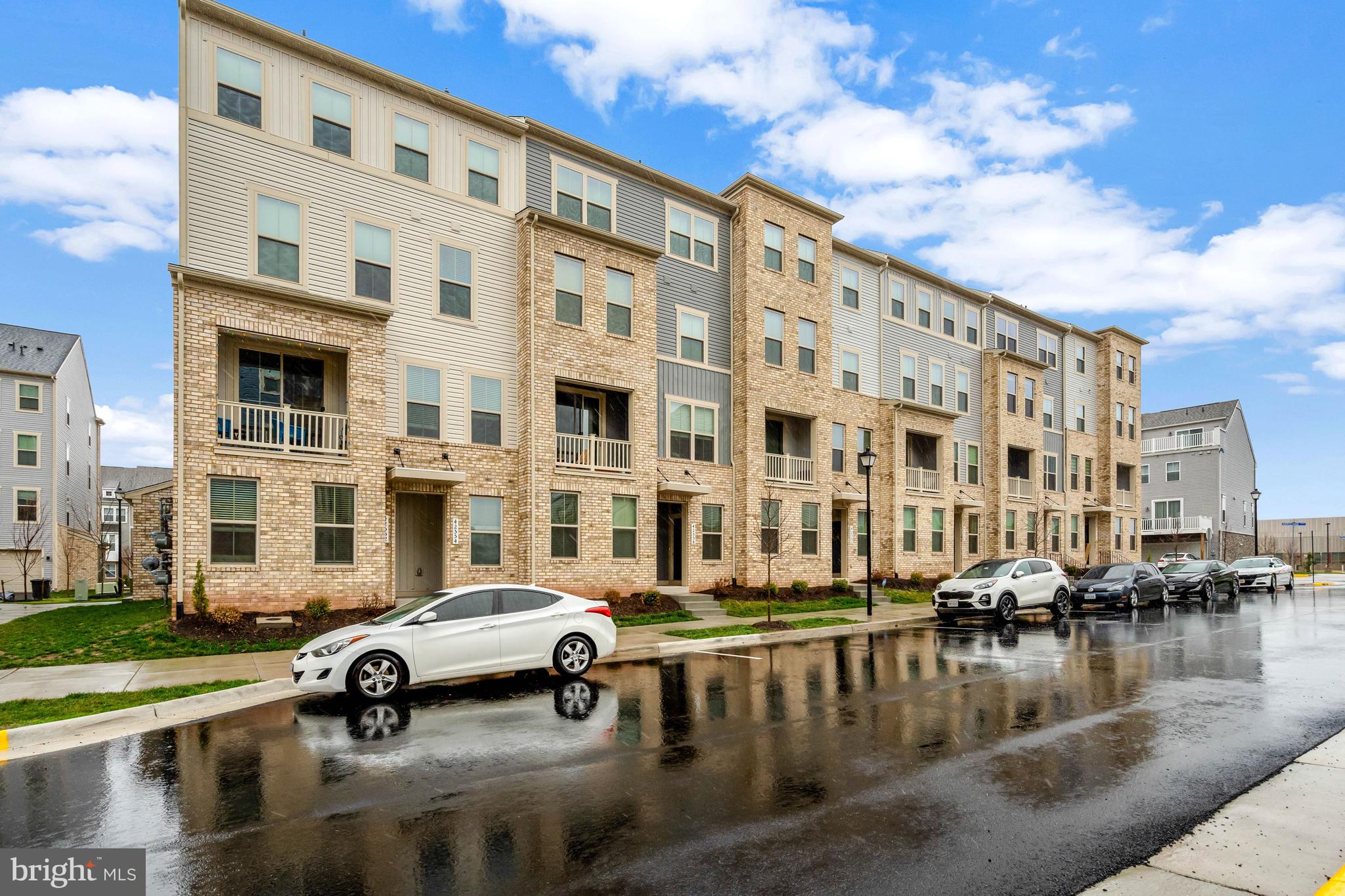 ARCOLA TOWN CENTER CONDO - Residential