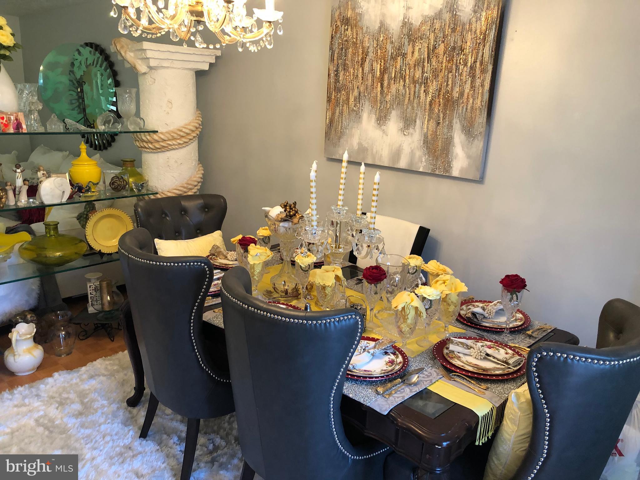 WESTBURY - Residential