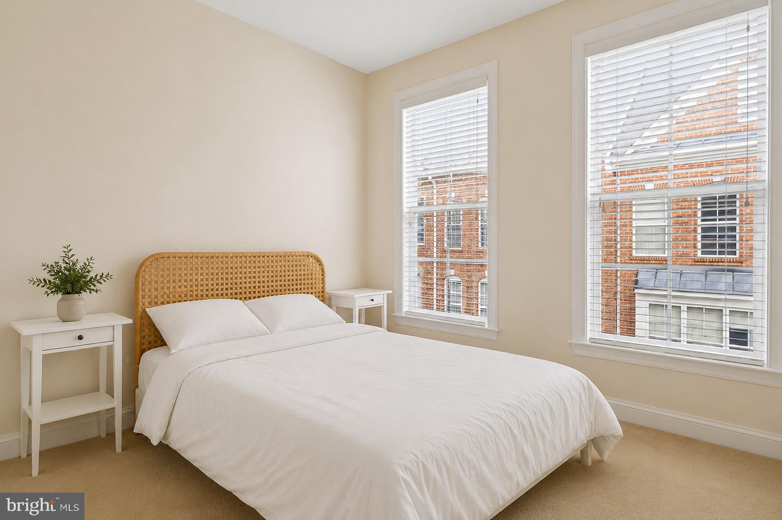 FORTNIGHTLY SQUARE - Residential