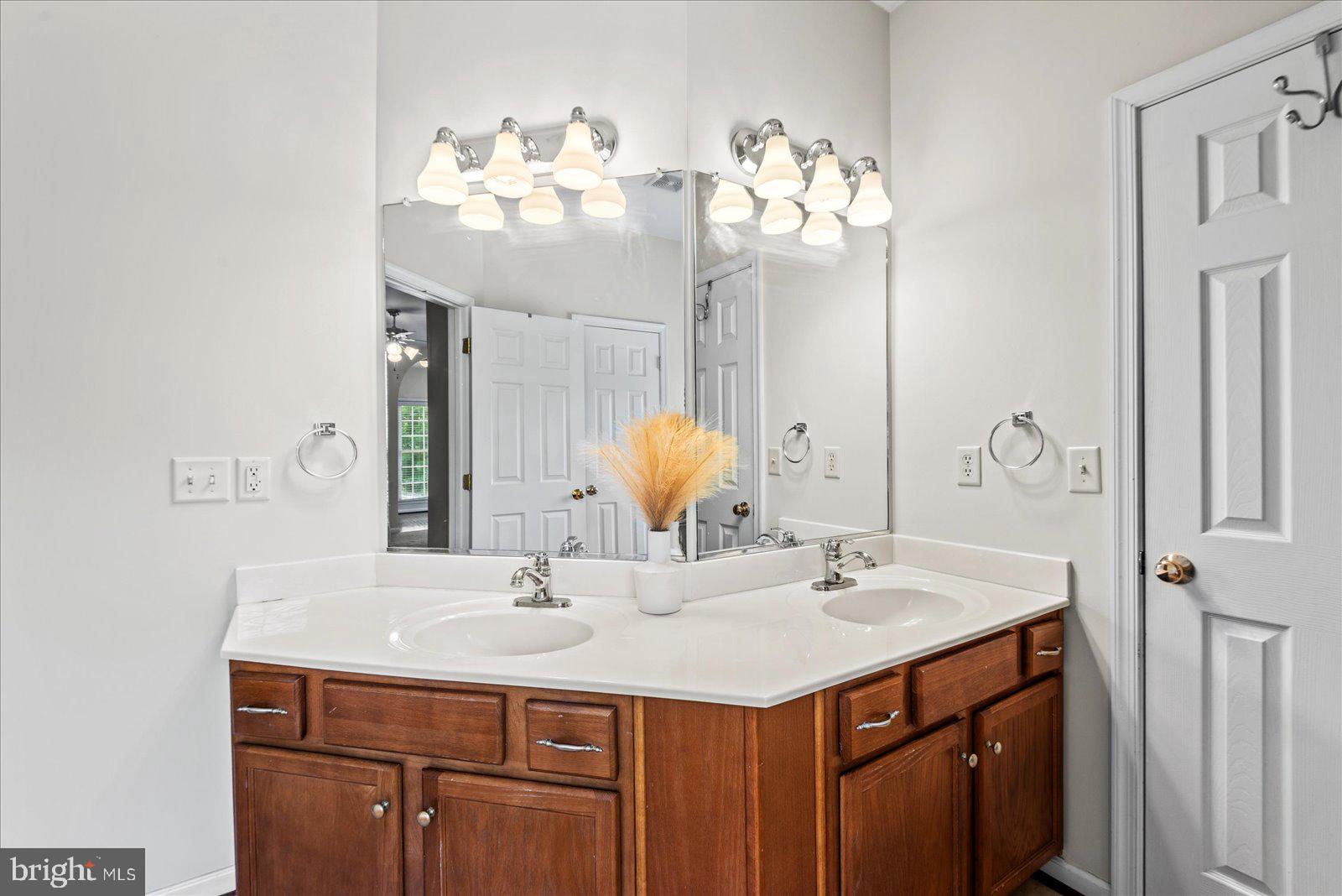 LAKELAND WOODS - Residential