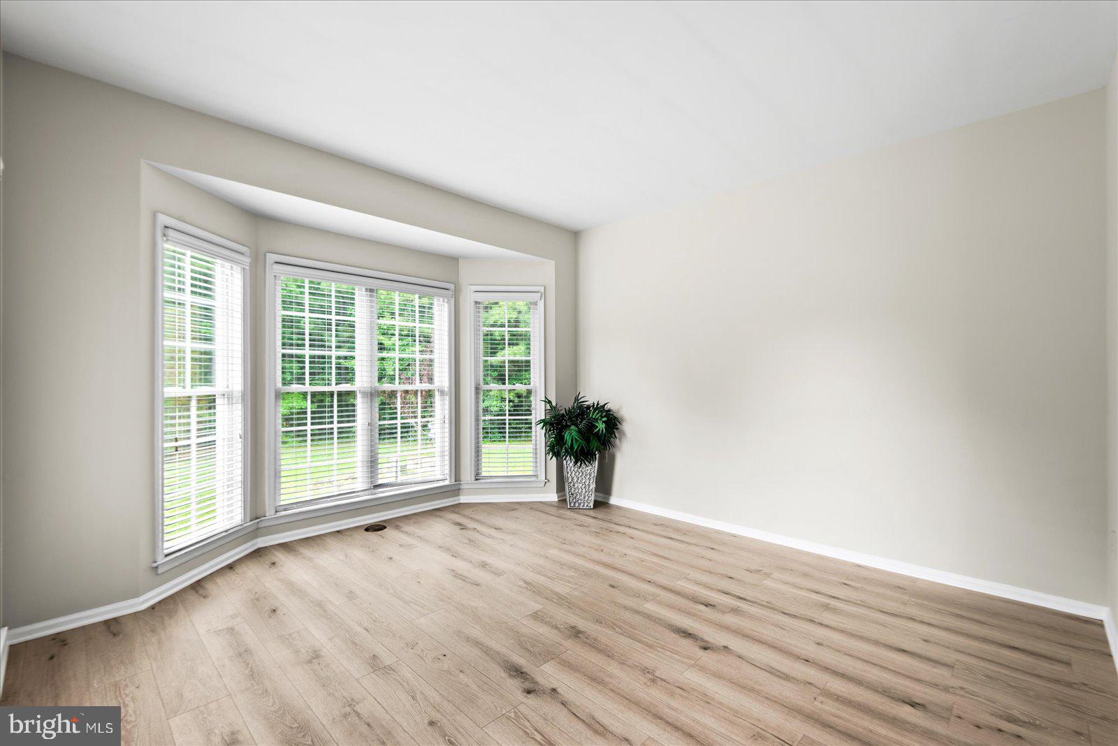 LAKELAND WOODS - Residential