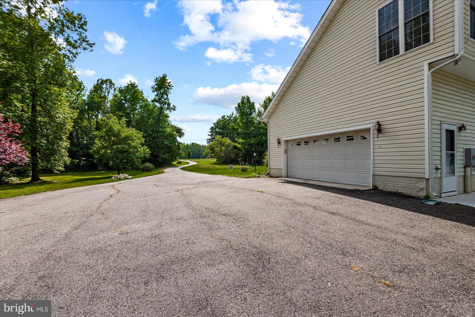LAKELAND WOODS - Residential